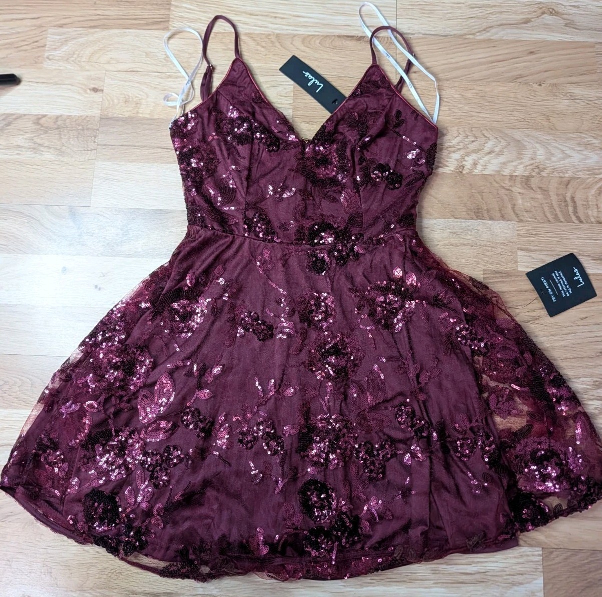 Lulus Women\'s Size S Burgundy Satin Sequin Fit Flare Strappy Zip Mini Dress NWT