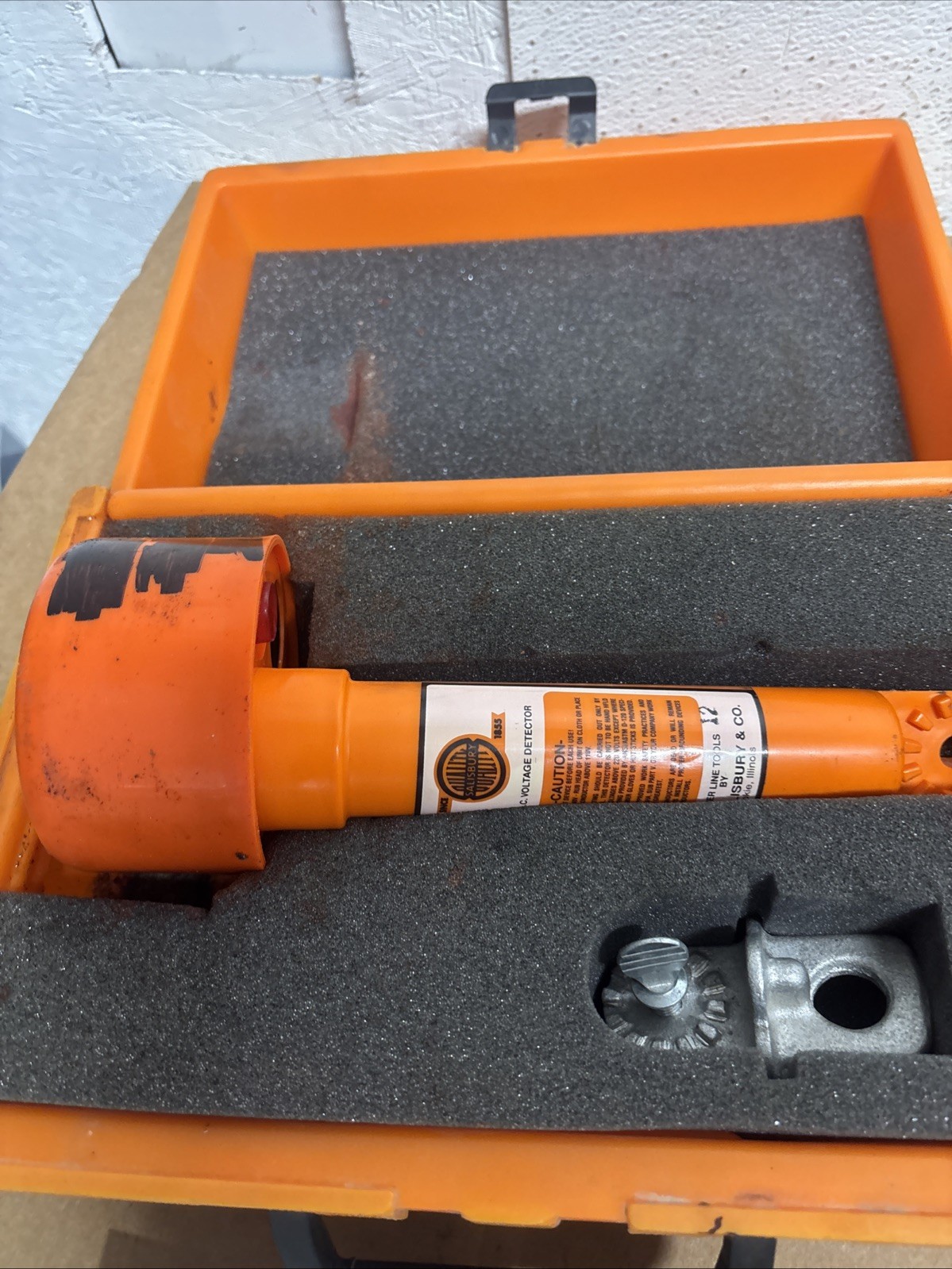 SALISBURY Model WHSCO 4244 Audio Visual AC VOLTAGE DETECTOR #MN1 SALISBURY Model WHSCO 4244 Audio Visual AC VOLTAGE DETECTOR #MN1