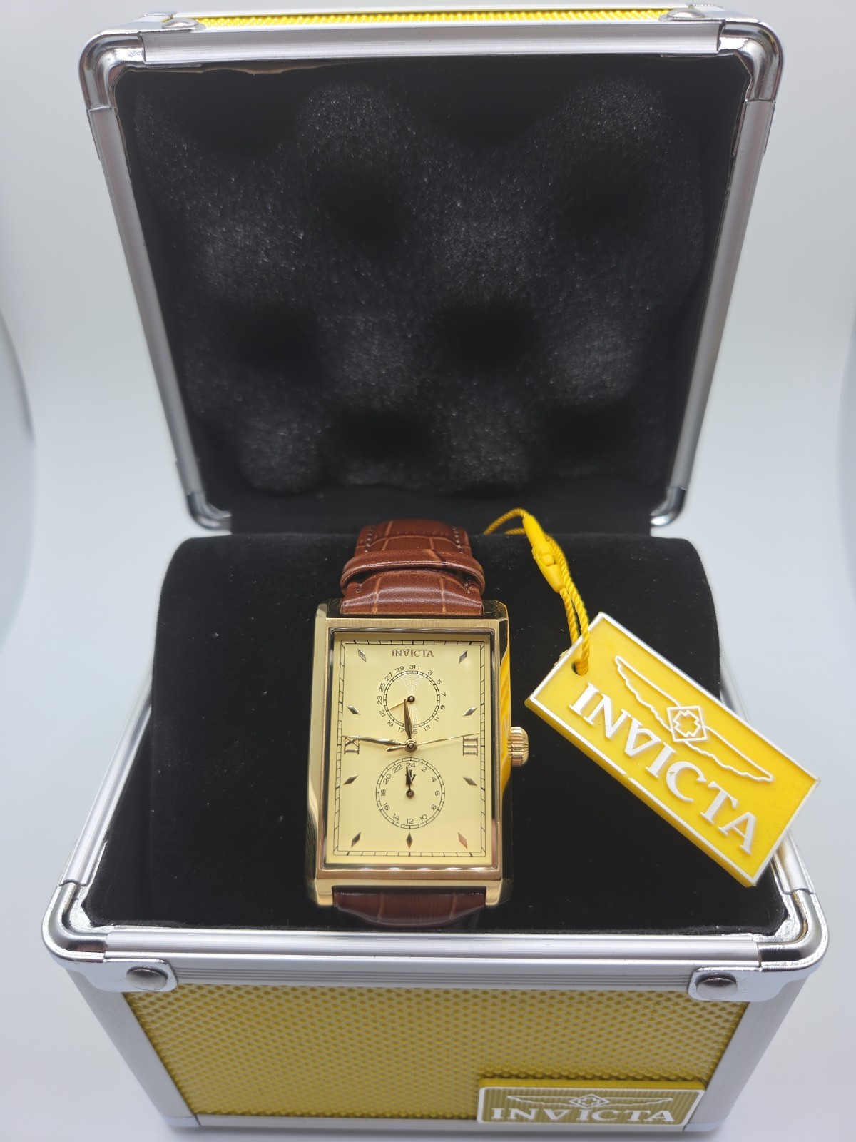 Retail $499.00 Invicta Vintage Men\'s Watch - 30mm Gold Dial Leather Band (43248) Retail $499.00 Invicta Vintage Men\'s Watch - 30mm Gold Dial Leather Band (43248)