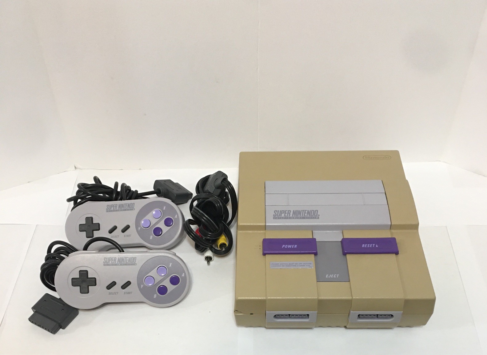 Super Nintendo SNES Console SNS-001 System Bundle 2 Controllers Tested Super Nintendo SNES Console SNS-001 System Bundle 2 Controllers Tested
