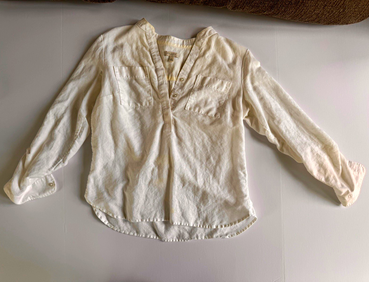 Talbots Women’s P, linen blouse with bottoms buttons and front pockets