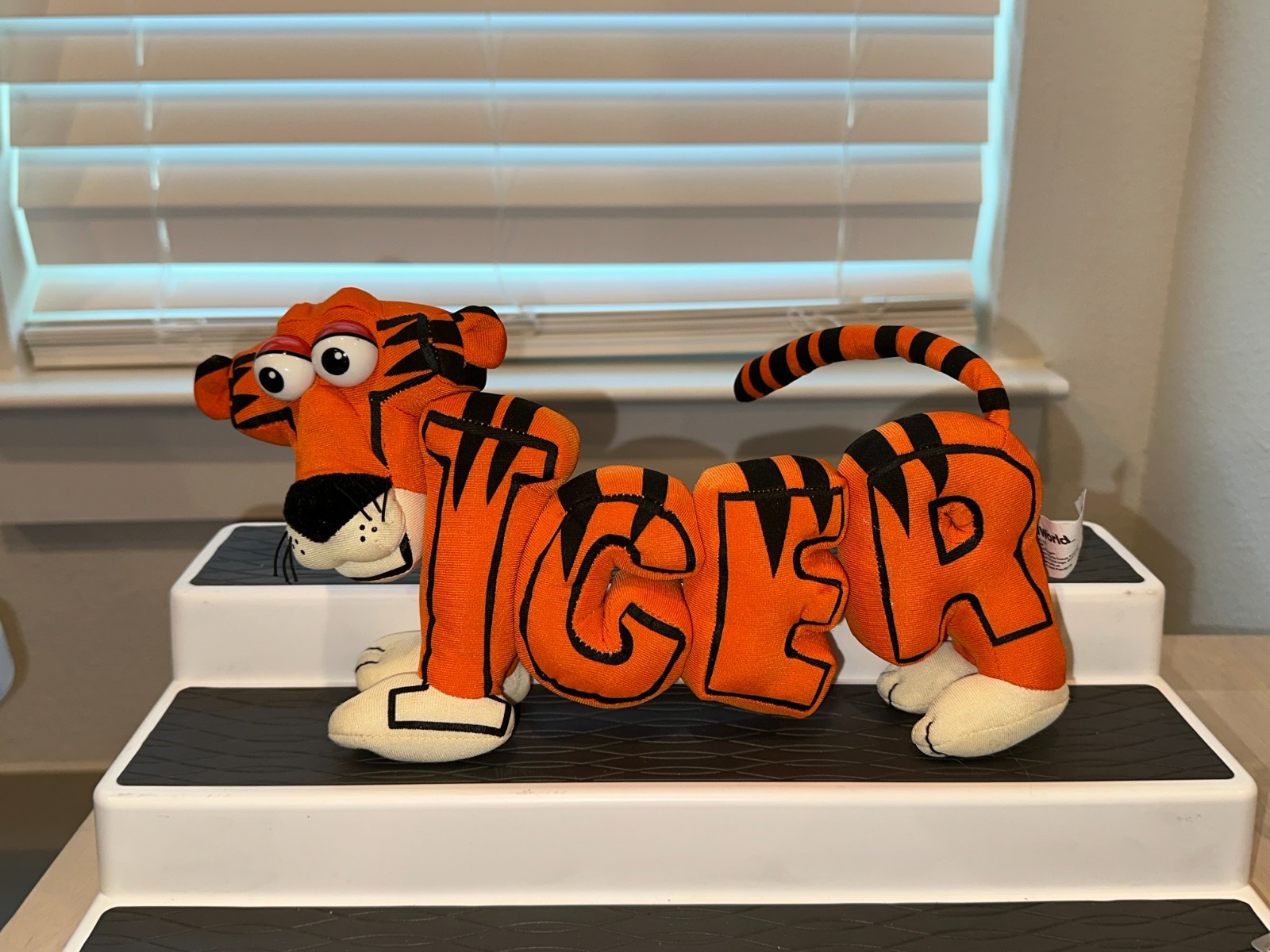 PBS WordWorld Magnetic Pull Apart TIGER Plush Word World Orange Plushie PBS WordWorld Magnetic Pull Apart TIGER Plush Word World Orange Plushie