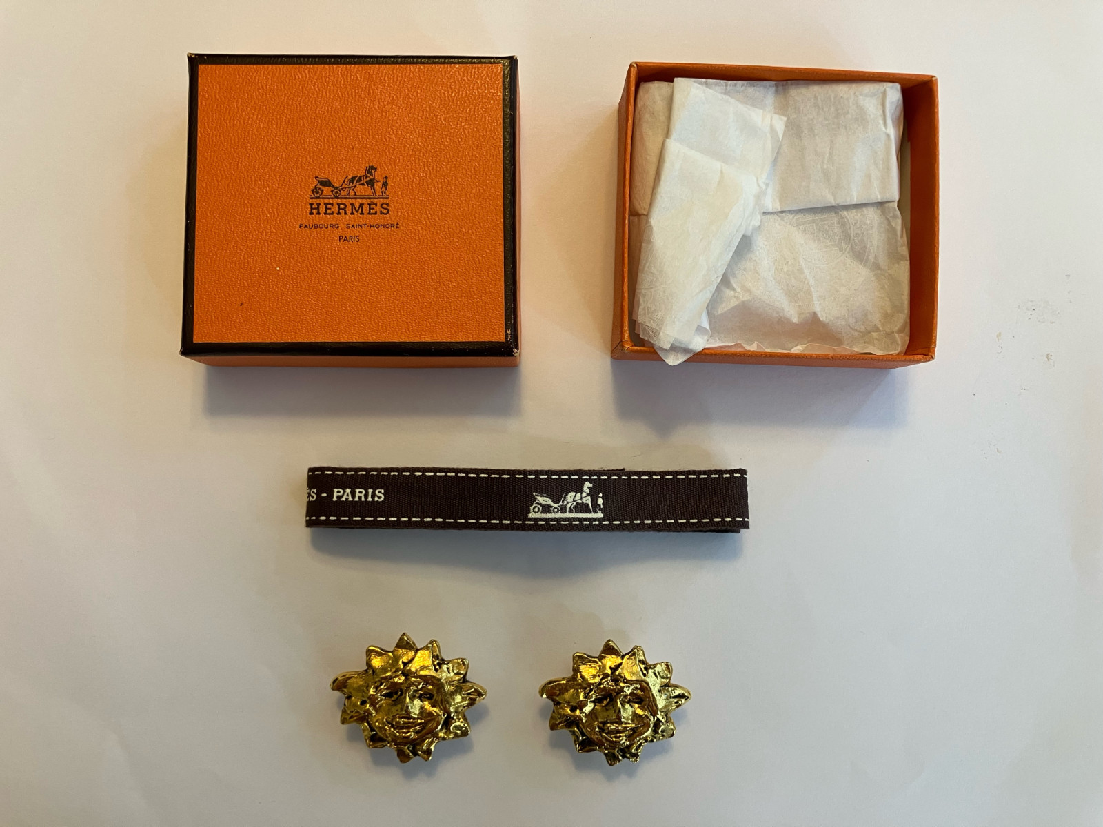 Hermès Sun Face Clip-On Earrings Bijouterie Fantaisie Gold Tone Signed w/ Box