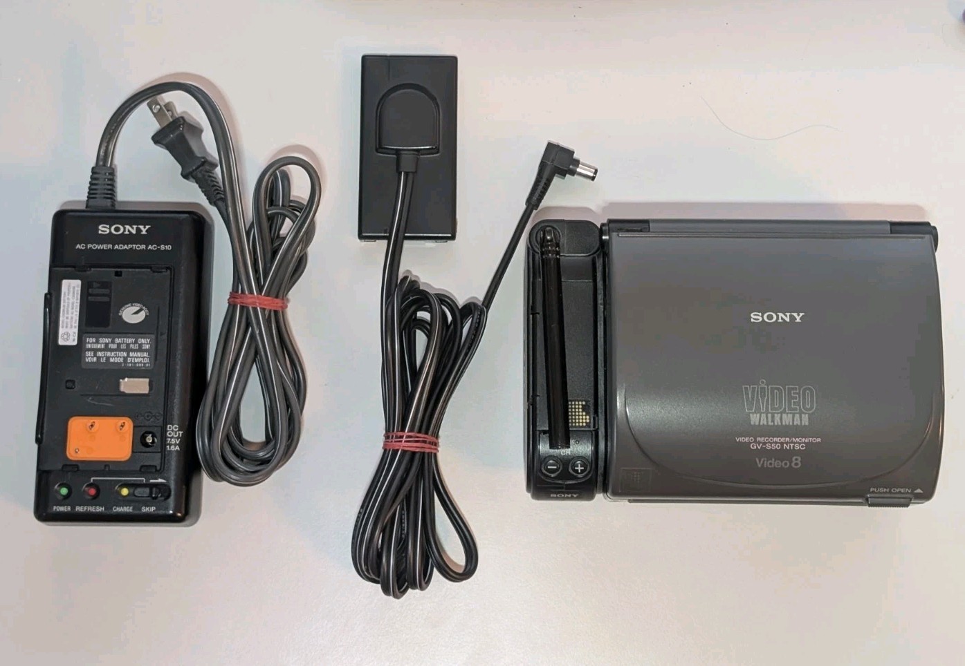Sony GV-S50 Video 8 Walkman NTSC Recorder Monitor w/ TGV-3 & AC-S10 *READ DESC.*