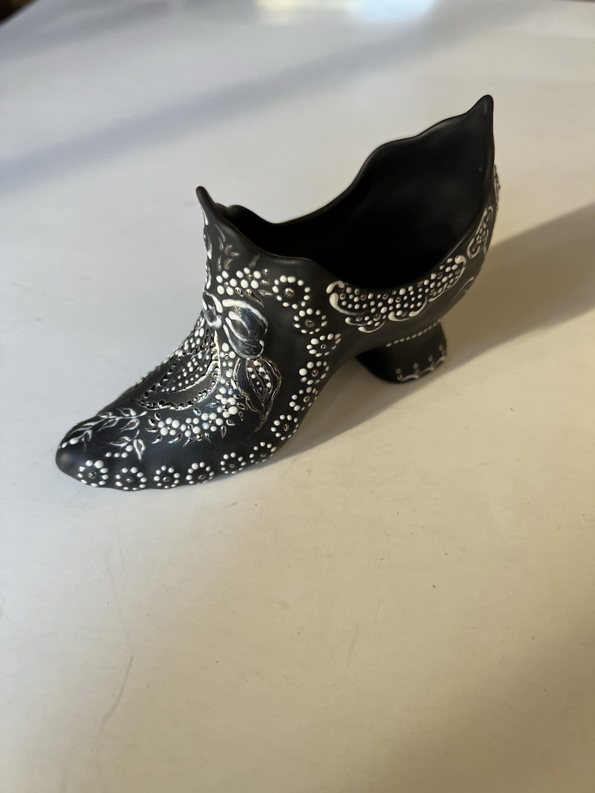 Vintage 1972 Studio Art Pottery Shoe Figurine Signed Venable Black White Slip