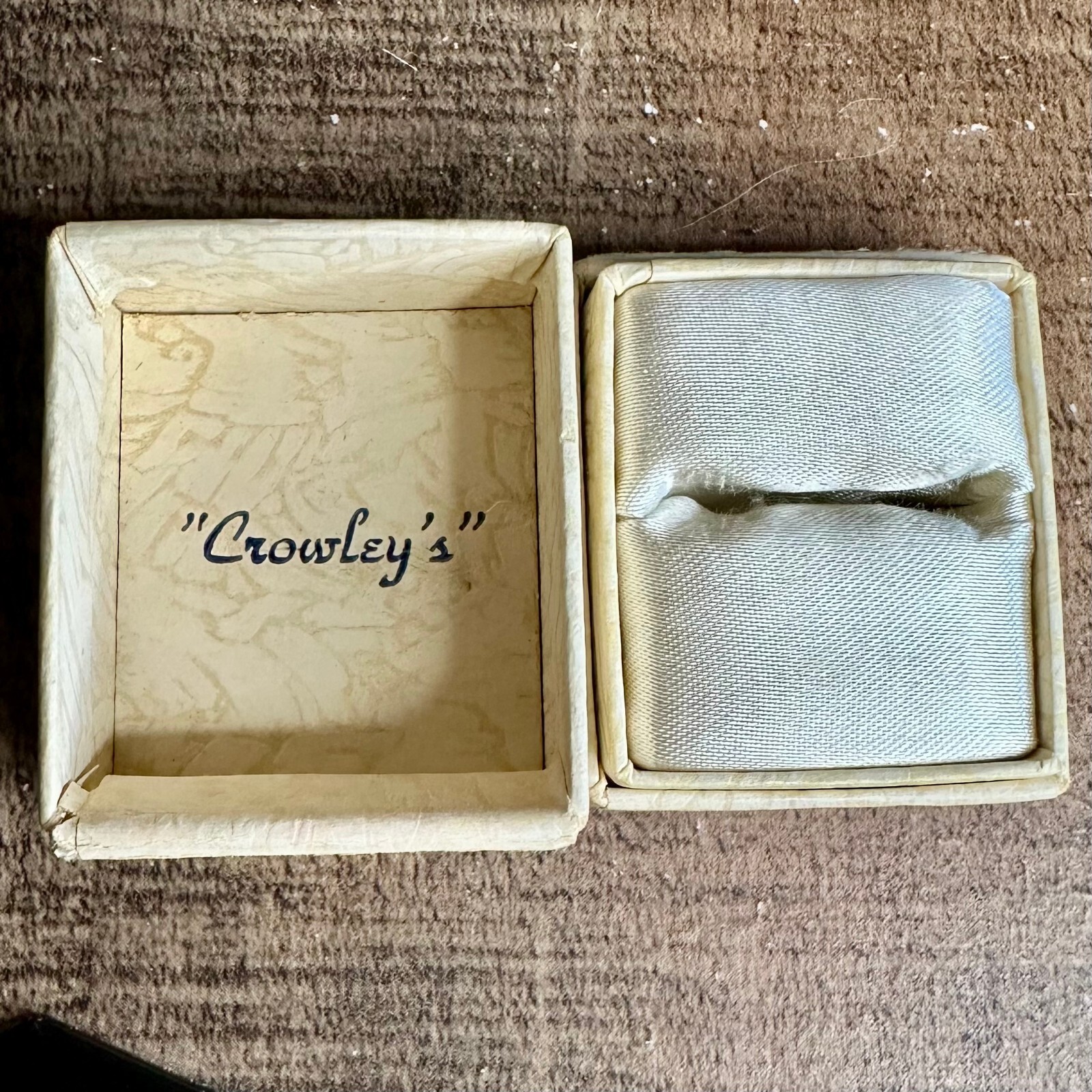 Vintage Crowley\'s Detroit Jewelry Ring Box Satin Display Mid Century Vintage Crowley\'s Detroit Jewelry Ring Box Satin Display Mid Century