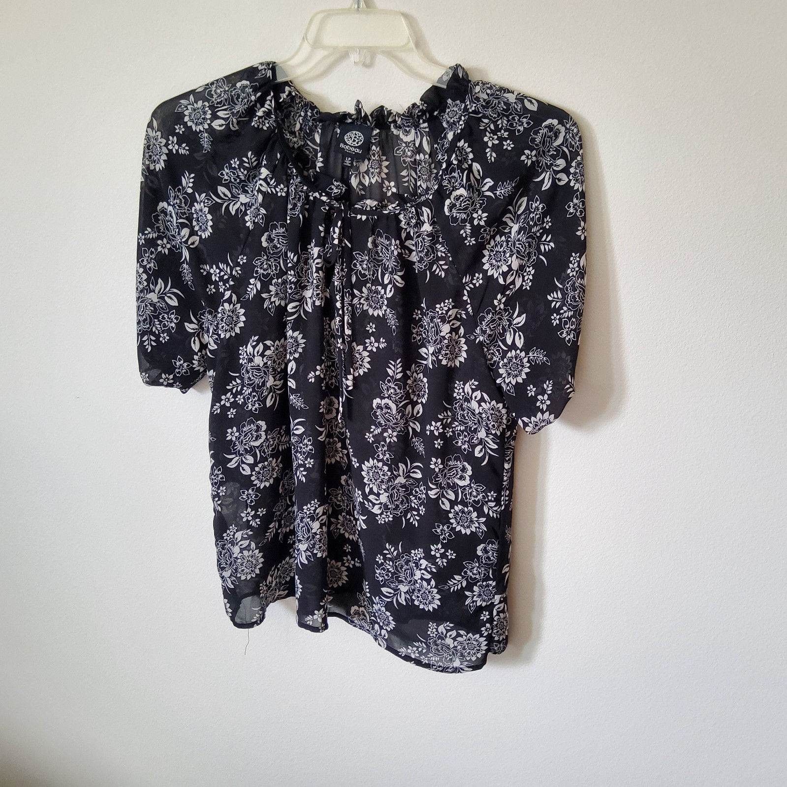 Boho Black and White Floral top Bobeau brand Size LP