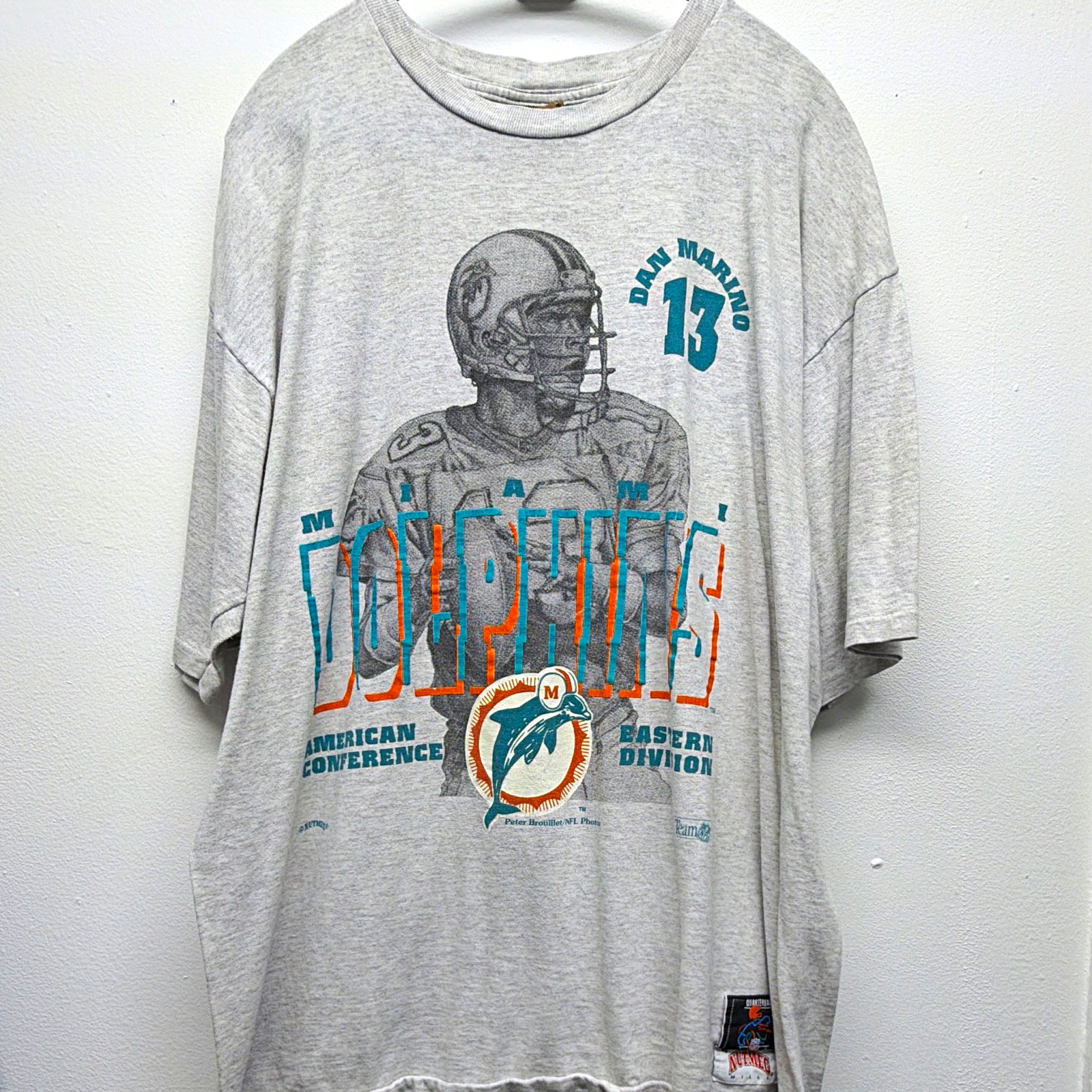 Vintage Nutmeg Miami Dolphins Dan Marino #13 Gray Graphic T-Shirt Unisex XL NFL Vintage Nutmeg Miami Dolphins Dan Marino #13 Gray Graphic T-Shirt Unisex XL NFL