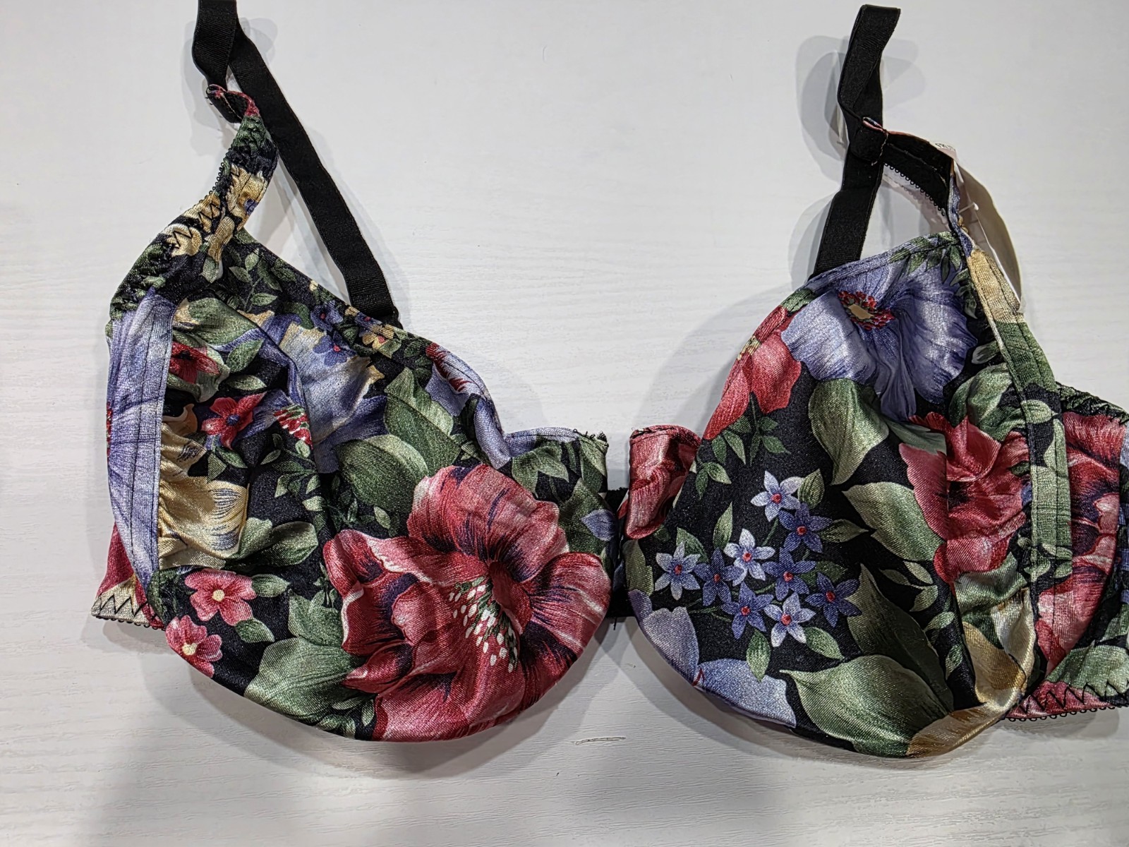 VTG Second Skin Satin Underwire Bra NWT Fruit Of The Loom Ruched Nice Print 36D VTG Second Skin Satin Underwire Bra NWT Fruit Of The Loom Ruched Nice Print 36D