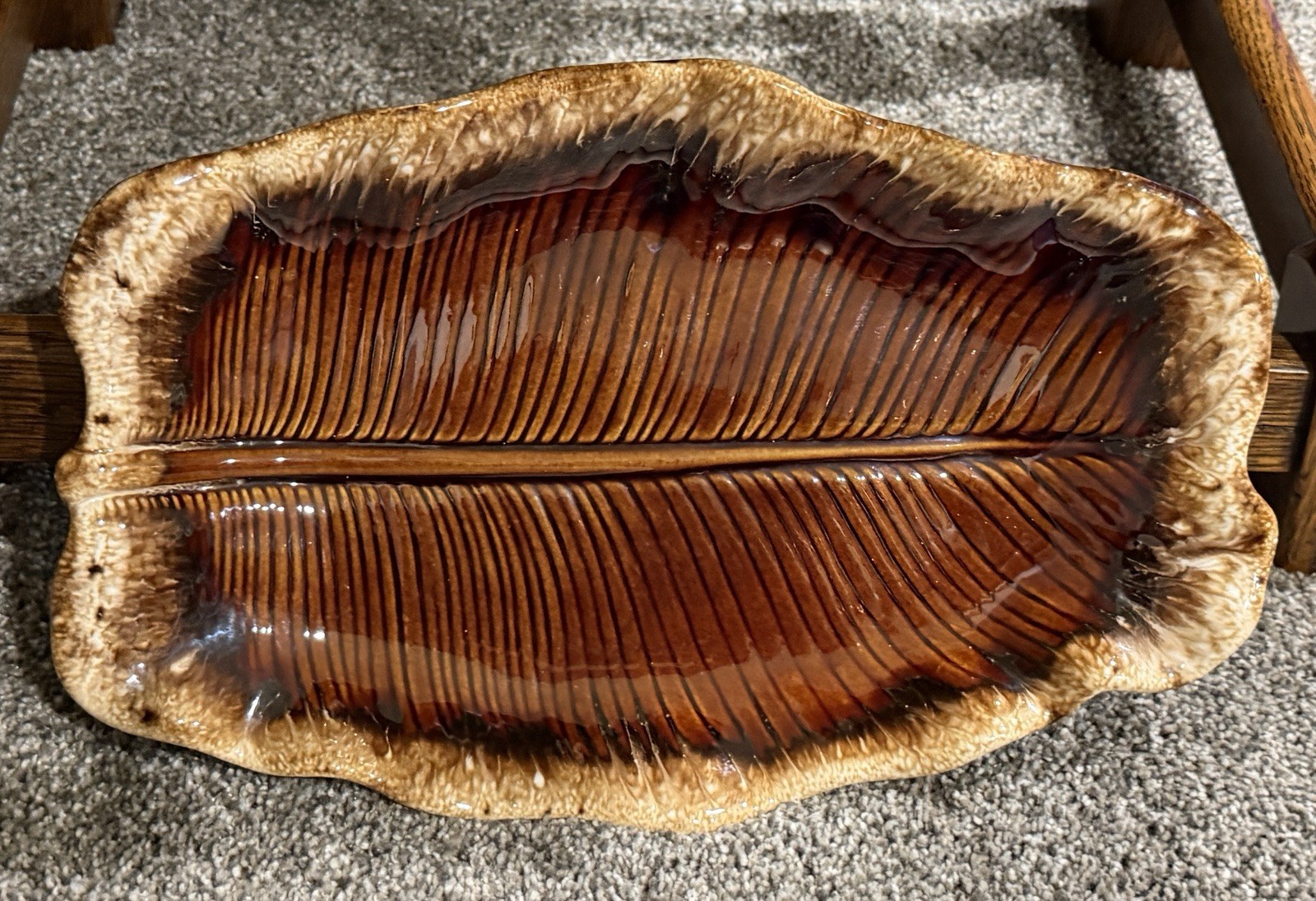 VERY RARE Vintage HULL POTTERY BANANA LEAF PLATTER House Garden Drip Brown 12”