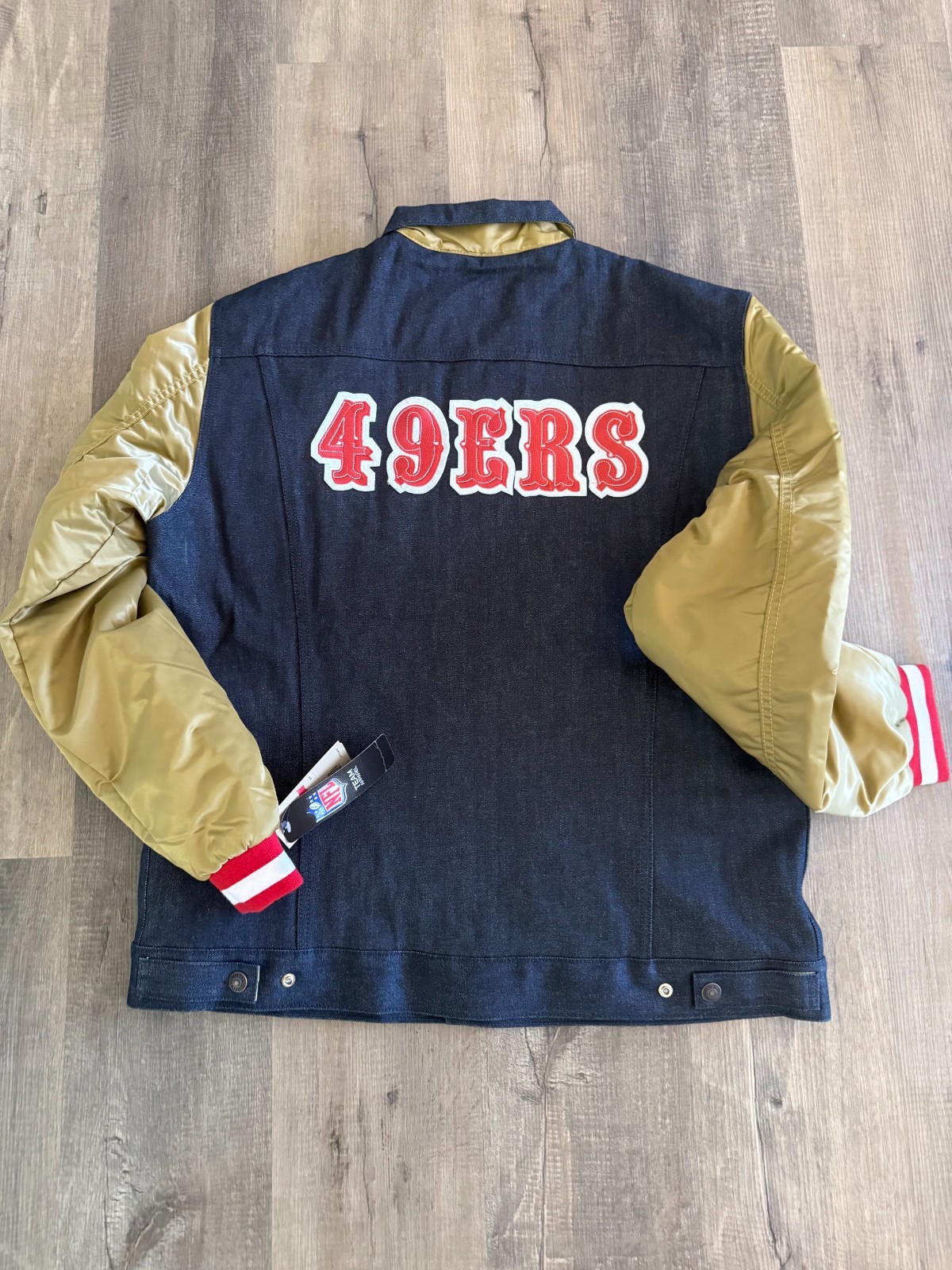 New Vintage Levis x San Francisco 49ers Gold Satin Arm Denim Jacket NFL Mens New Vintage Levis x San Francisco 49ers Gold Satin Arm Denim Jacket NFL Mens