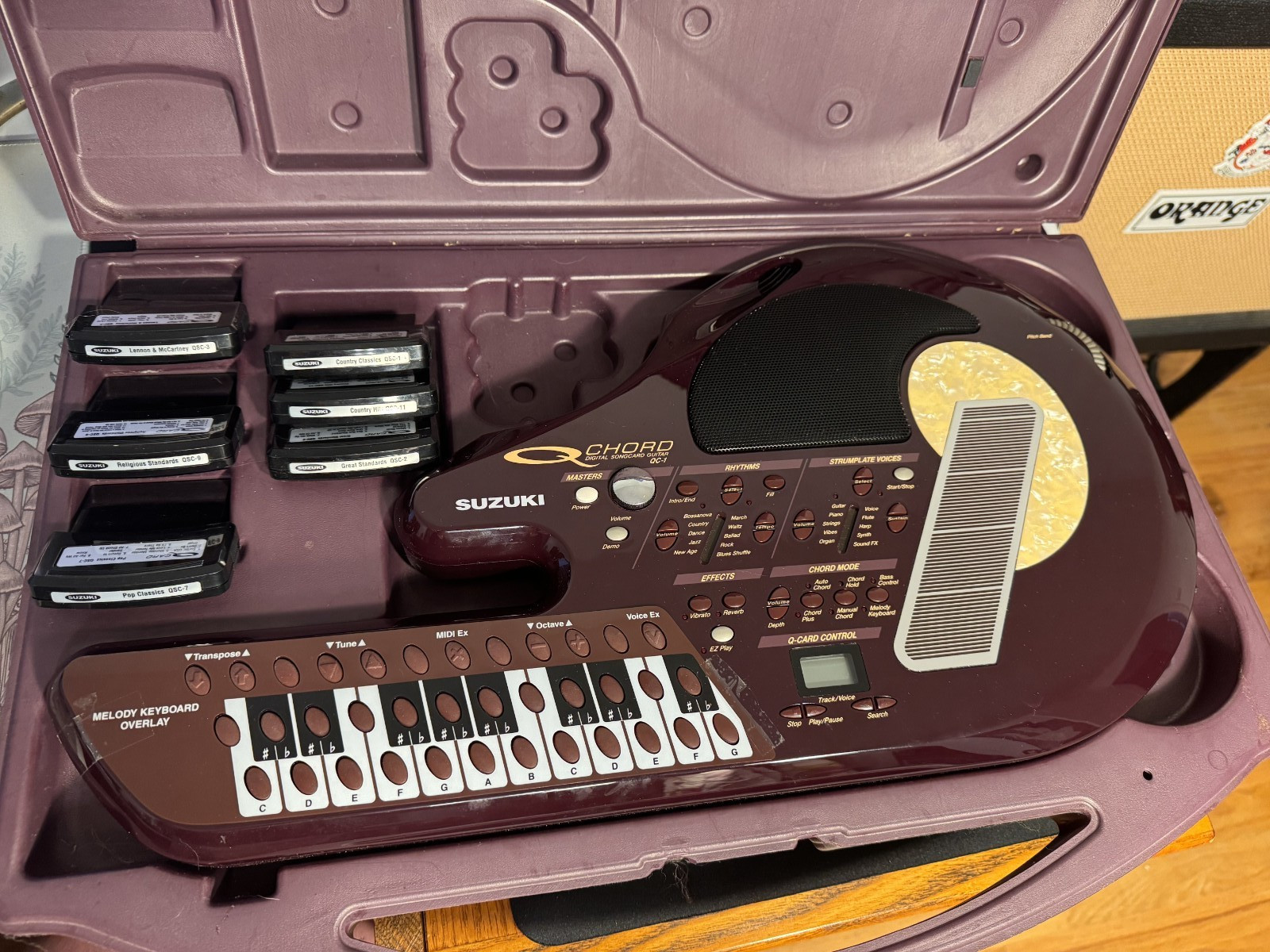 Suzuki QChord Omnichord QC-1 – Tested - Case, 5 QCards, Charger