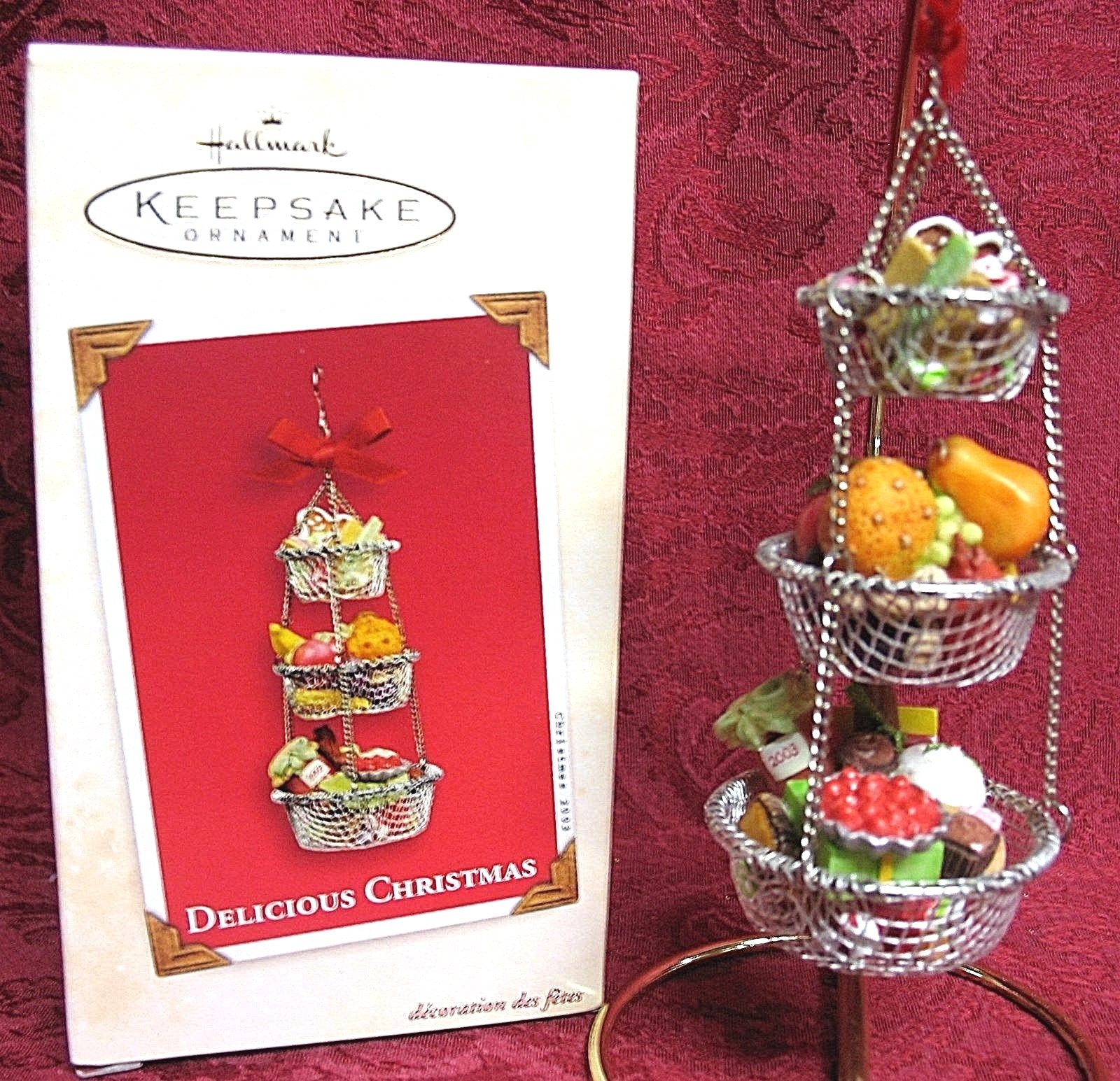 HALLMARK 2003 ORNAMENT~ DELICIOUS CHRISTMAS HALLMARK 2003 ORNAMENT~ DELICIOUS CHRISTMAS