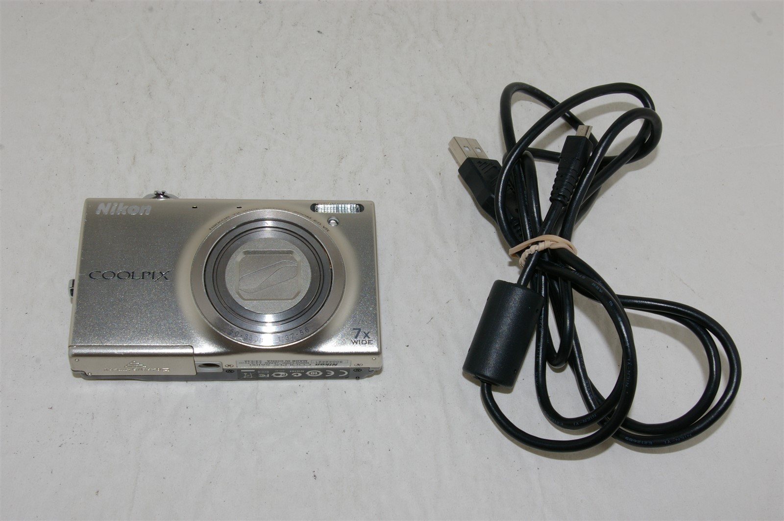 Nikon COOLPIX S6100 16.0MP Digital Camera Silver TESTED Nikon COOLPIX S6100 16.0MP Digital Camera Silver TESTED