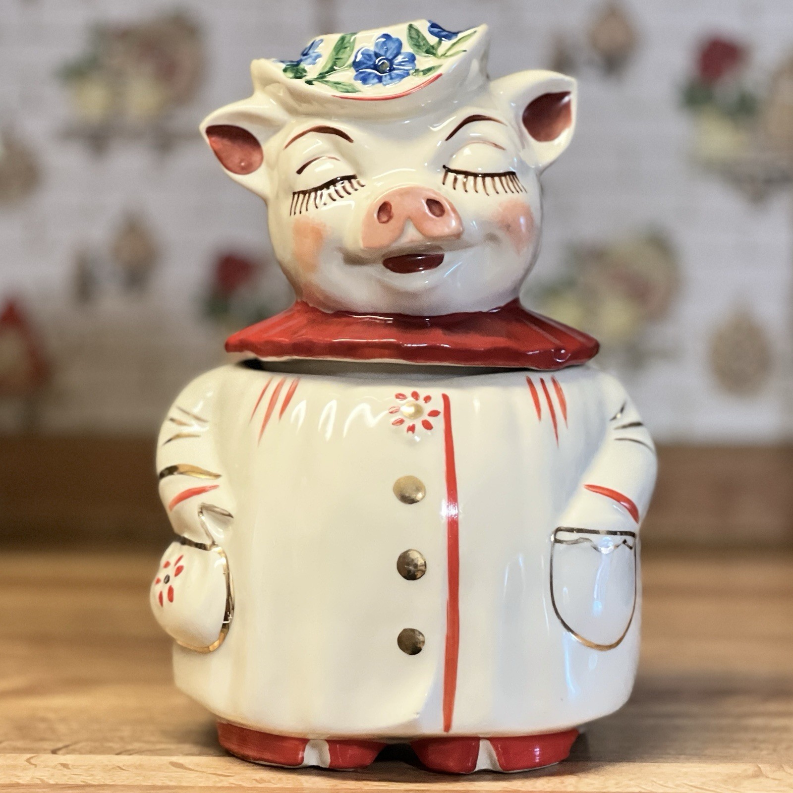 VTG Shawnee Pottery Winnie Pig Cookie Jar USA Red Collar Gold Trim