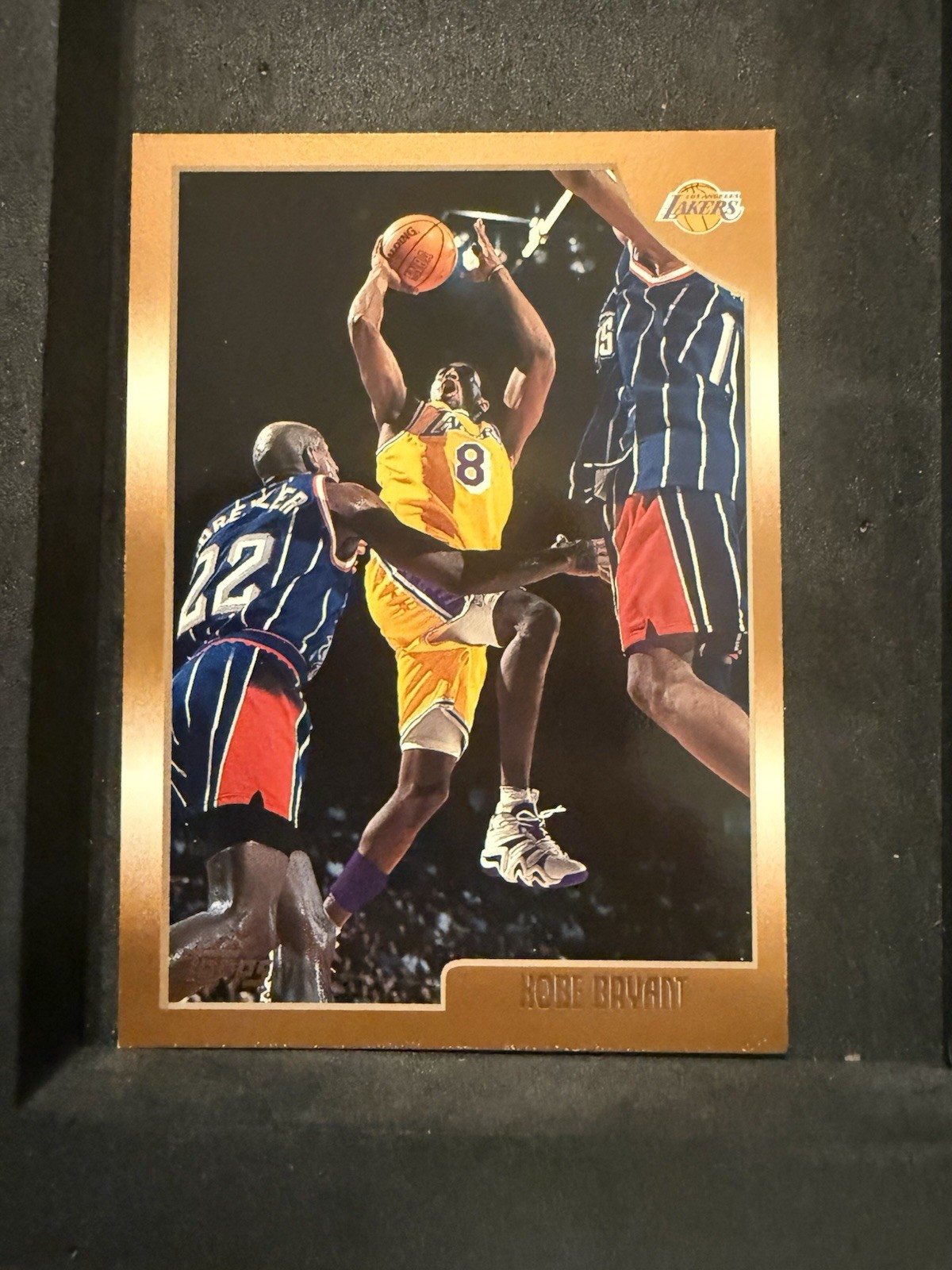 1998-99 Topps Flagship Kobe Bryant #68 Los Angeles Lakers 3rd Year HoF 1998-99 Topps Flagship Kobe Bryant #68 Los Angeles Lakers 3rd Year HoF