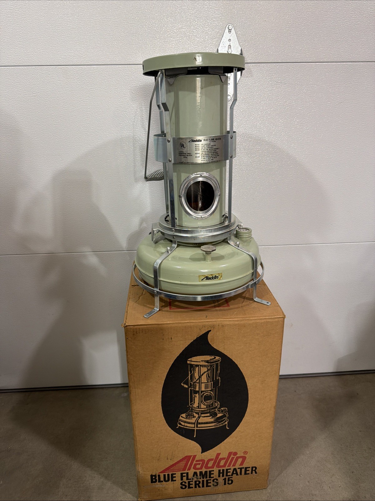 Vintage Aladdin Blue Flame Kerosene Heater Series 15 Green W Box P150056 Nice Vintage Aladdin Blue Flame Kerosene Heater Series 15 Green W Box P150056 Nice