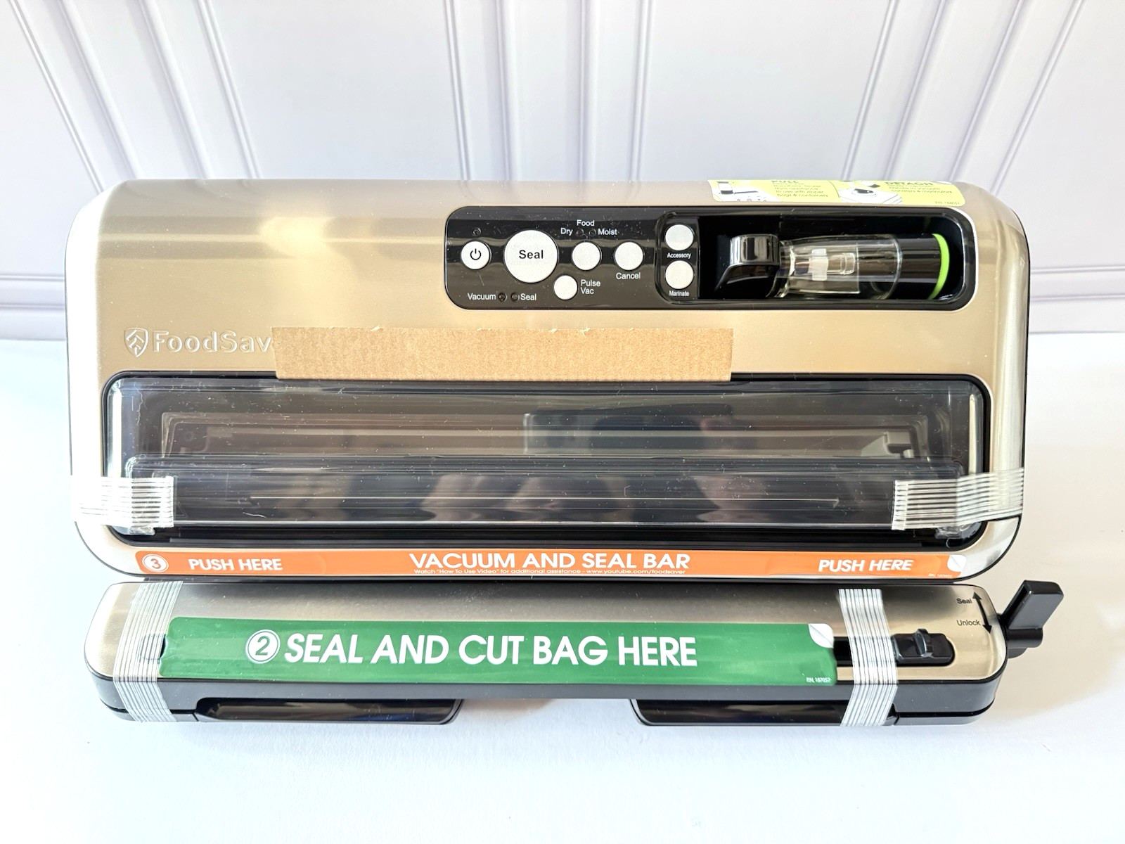 FoodSaver 2-in-1 Automatic Vacuum Sealer Machine FM5480 New Without Box