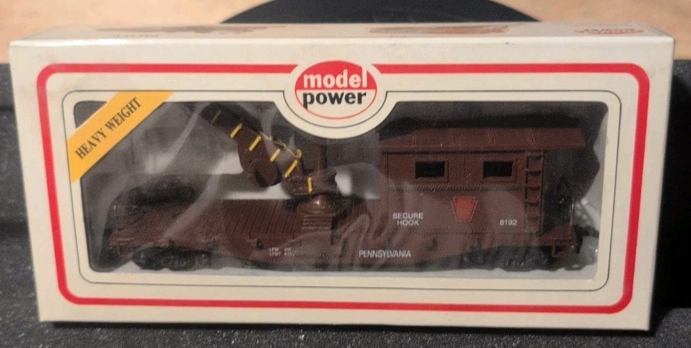 Model Power HO Trains 40\' Work Caboose with Tool Boxes Pennsylvania 8192 Boxed
