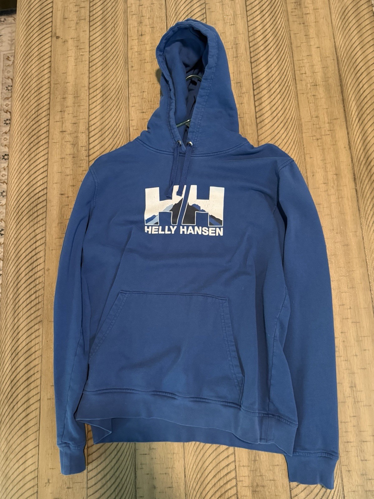 Helly Hansen Men’s Large Blue Mountain Graphic Pullover Hoodie Sweatshirt HH Helly Hansen Men’s Large Blue Mountain Graphic Pullover Hoodie Sweatshirt HH