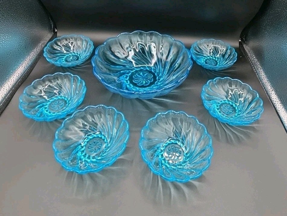 Fabulous Vintage Hazel-Atlas Capri Blue Swirl 7 bowl set 1950s to 1960s Fabulous Vintage Hazel-Atlas Capri Blue Swirl 7 bowl set 1950s to 1960s