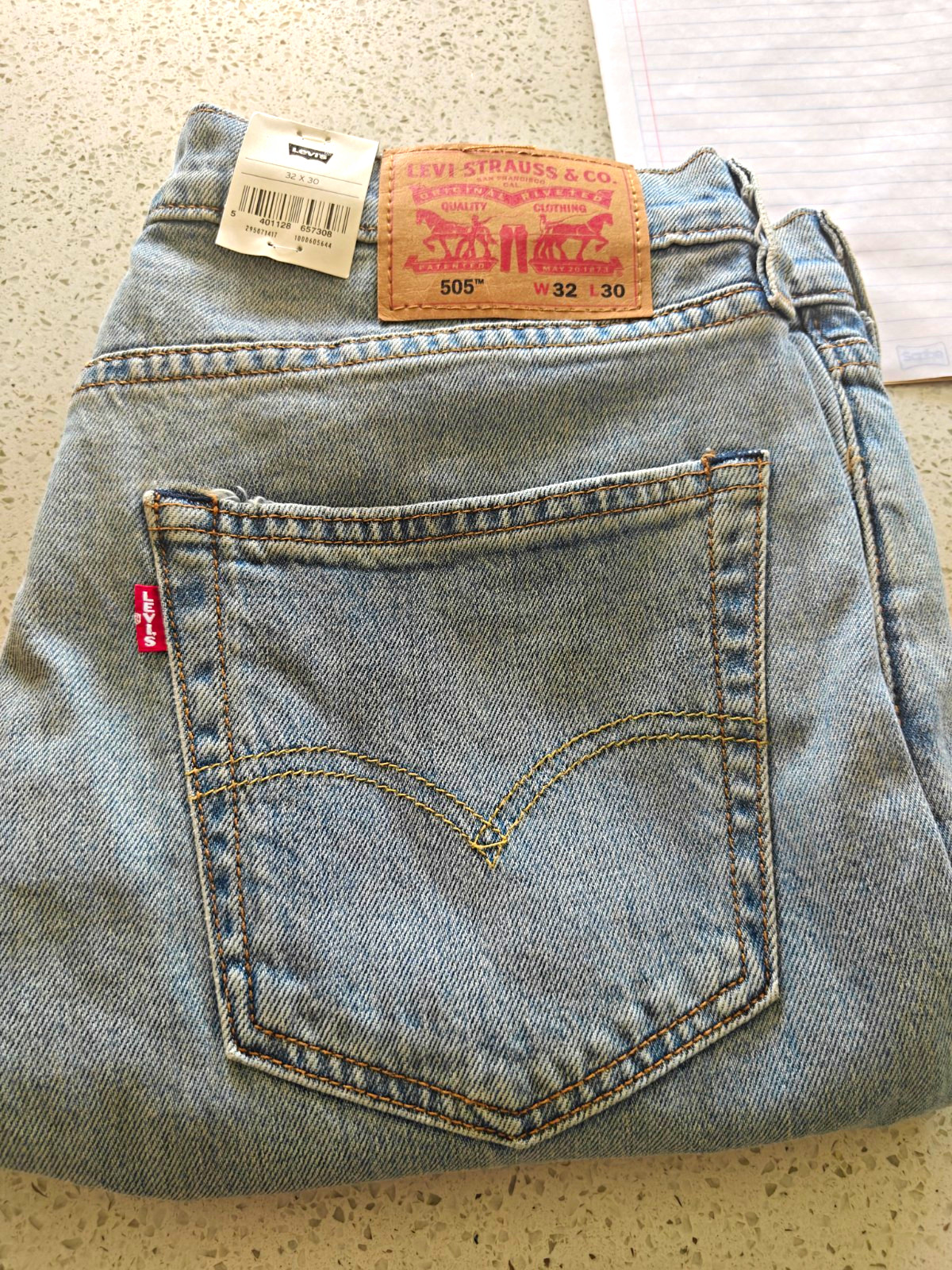 Levi\'s Men\'s Straight Light Wash Blue Cotton Denim 5-Pocket Logo Jeans NWT