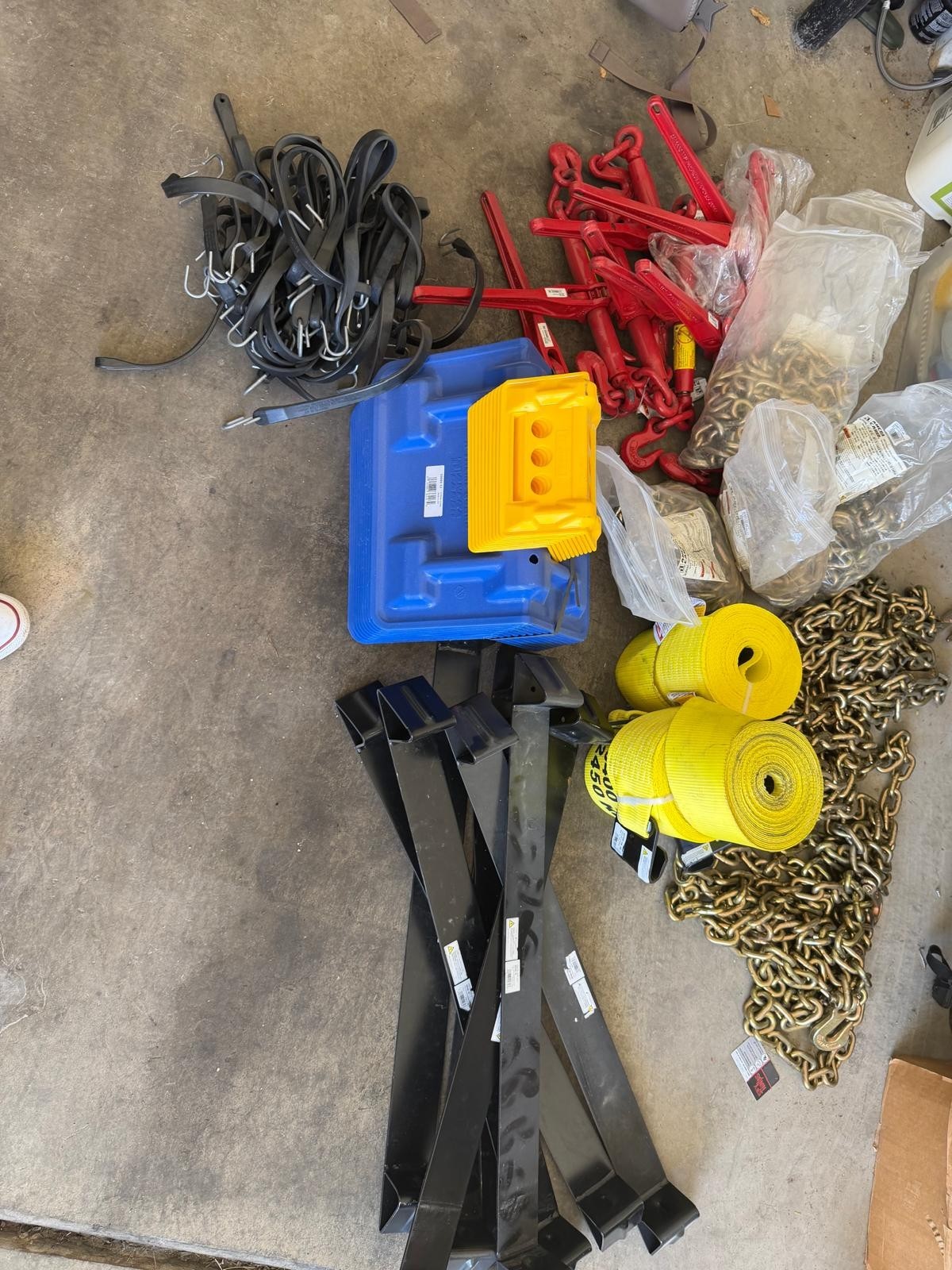 Trucking Equipment Lot (Flatbed) – NEW Chains, Binders, Straps, Tarps