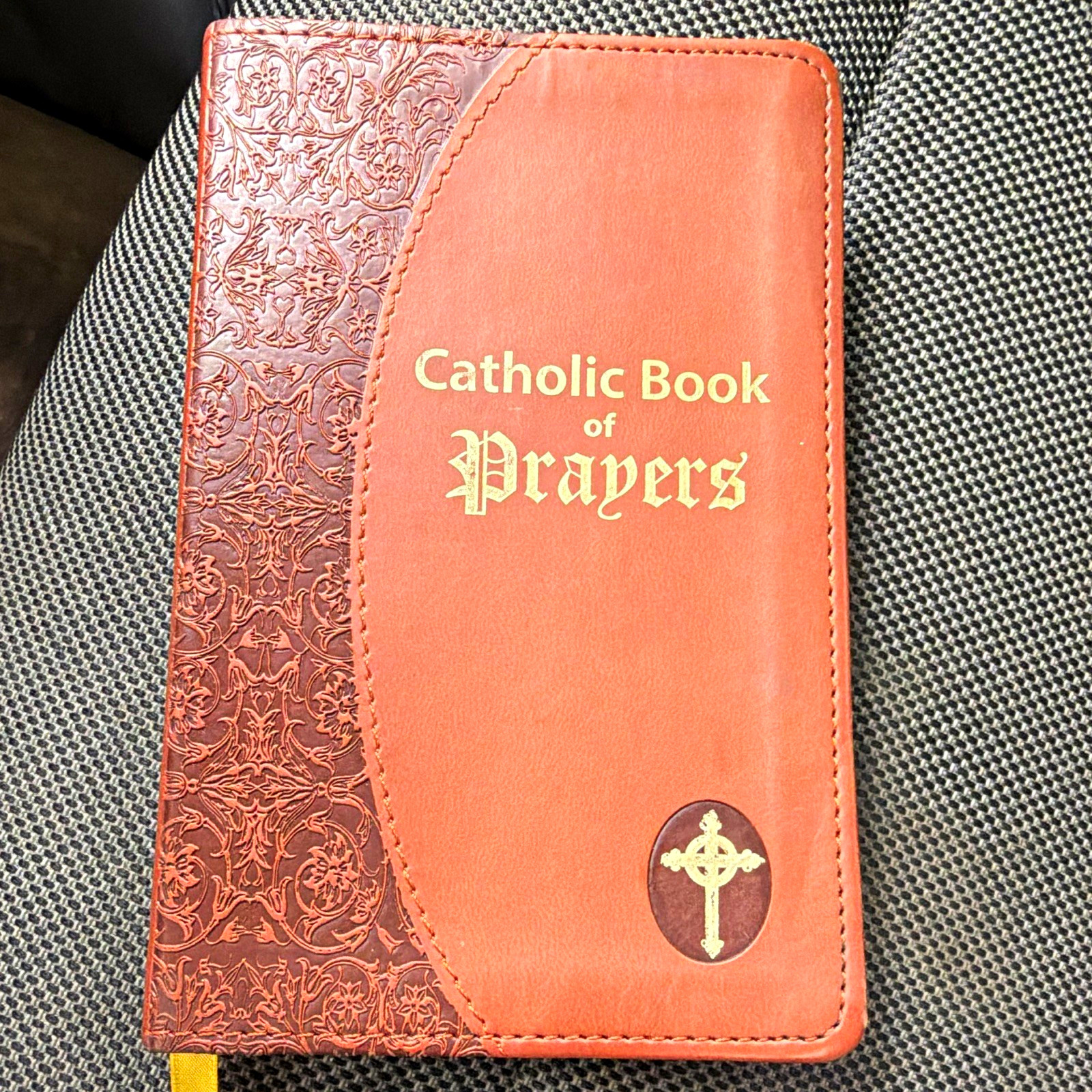 Catholic Book Publishing Catholic Book of Prayers Large Print Imit Leather 2005 Catholic Book Publishing Catholic Book of Prayers Large Print Imit Leather 2005