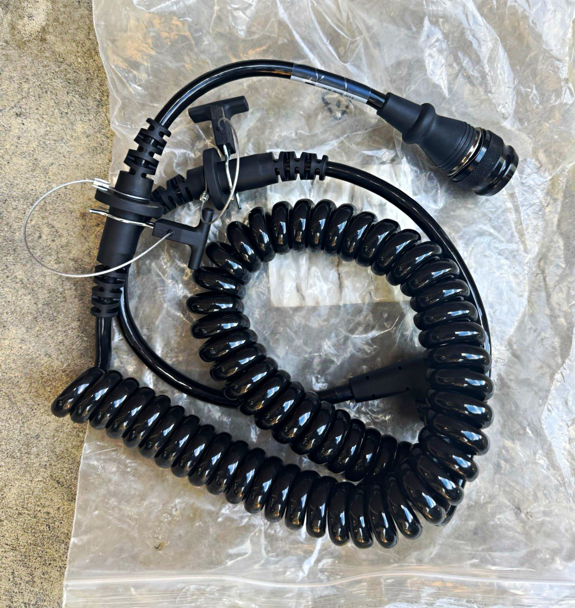 Trimble Inc. 311-4862 Coiled Cable Assembly Part No. 311-4862 Rev C Trimble Inc. 311-4862 Coiled Cable Assembly Part No. 311-4862 Rev C
