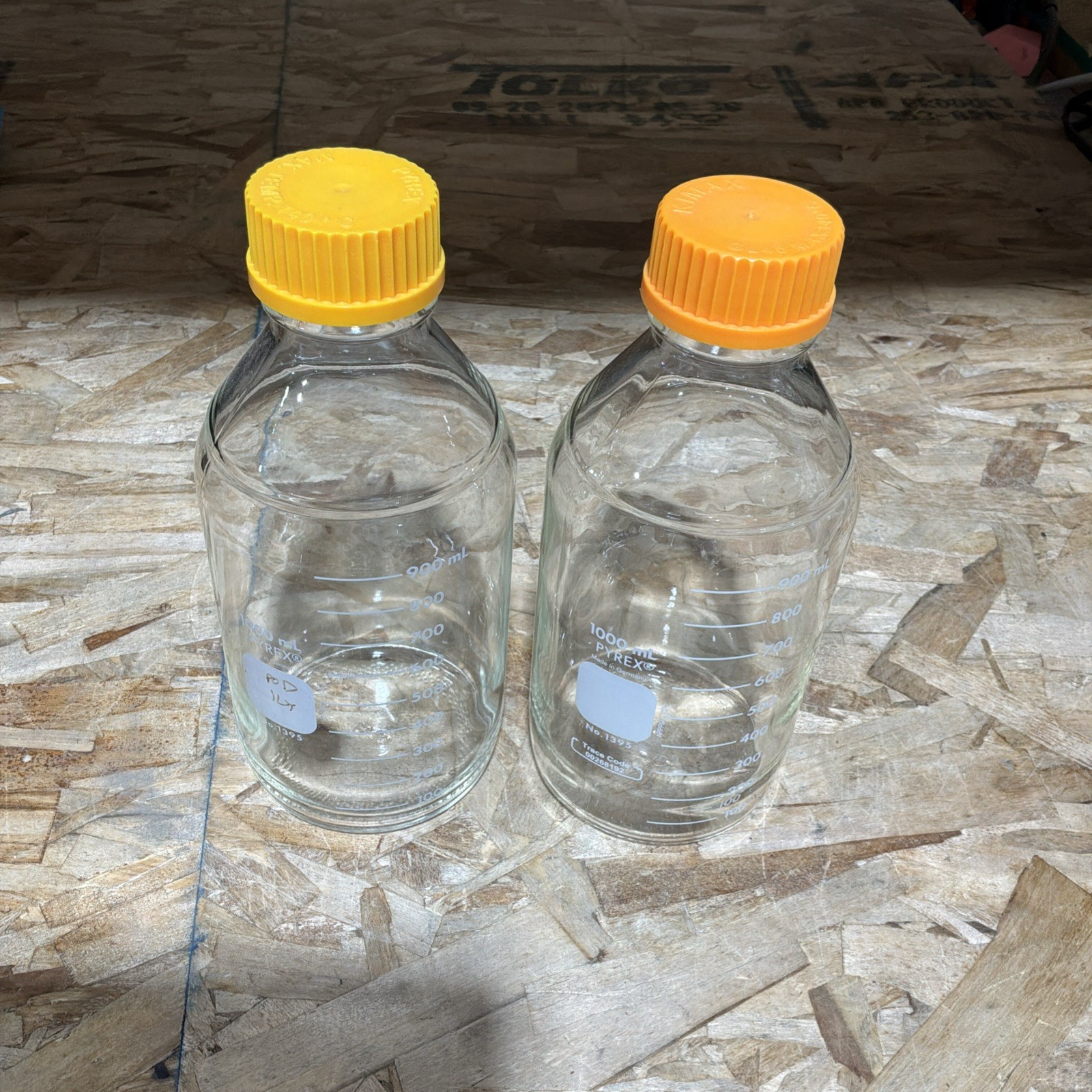 Lot Of 2 Pyrex 1000mL Graduated Storage Bottle No.1395  1L w/Pour Ring NO Chips