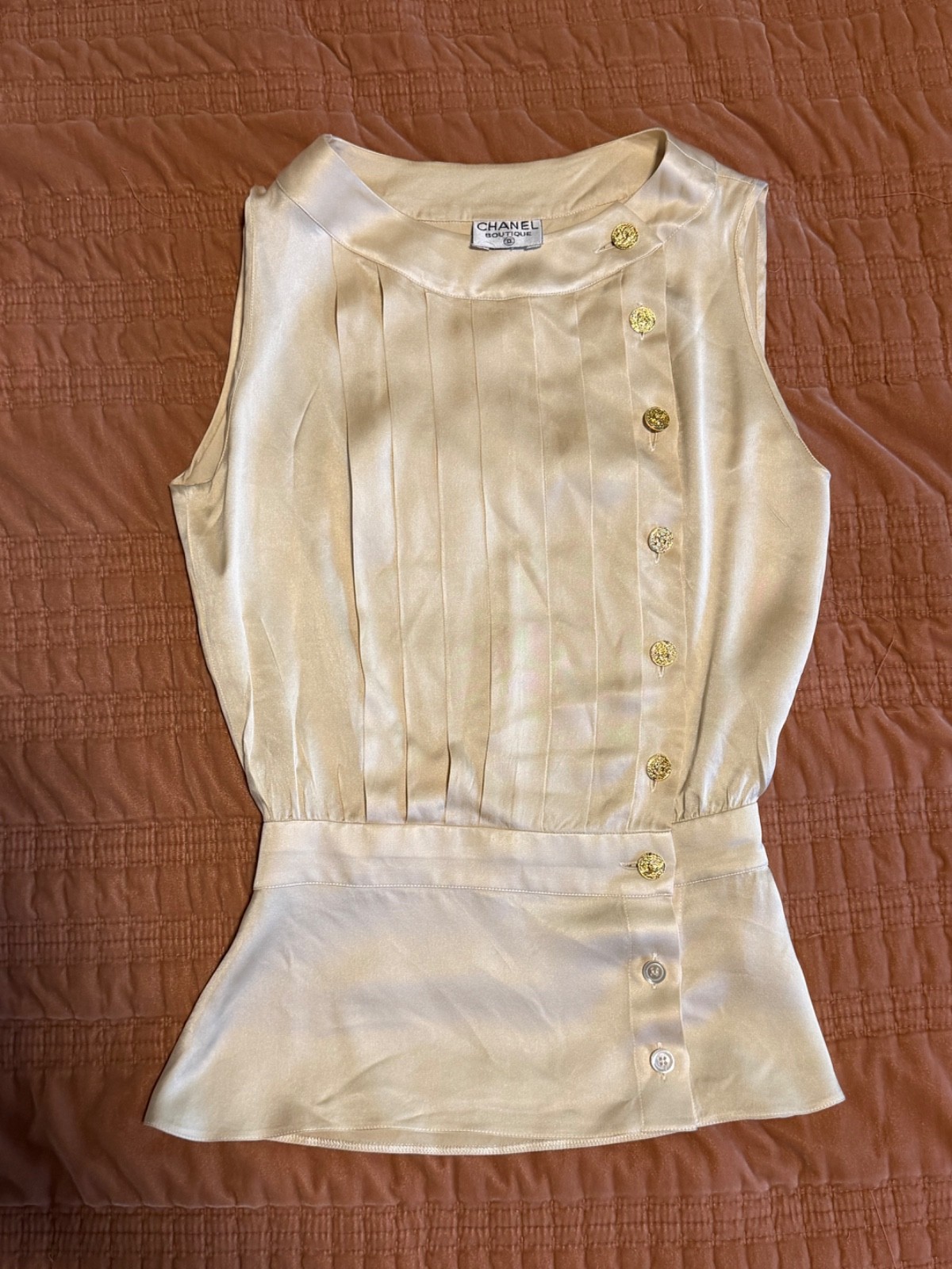 Chanel Vintage Blouse 100% Silk - 7 Gold toned Chanel medallion Buttons