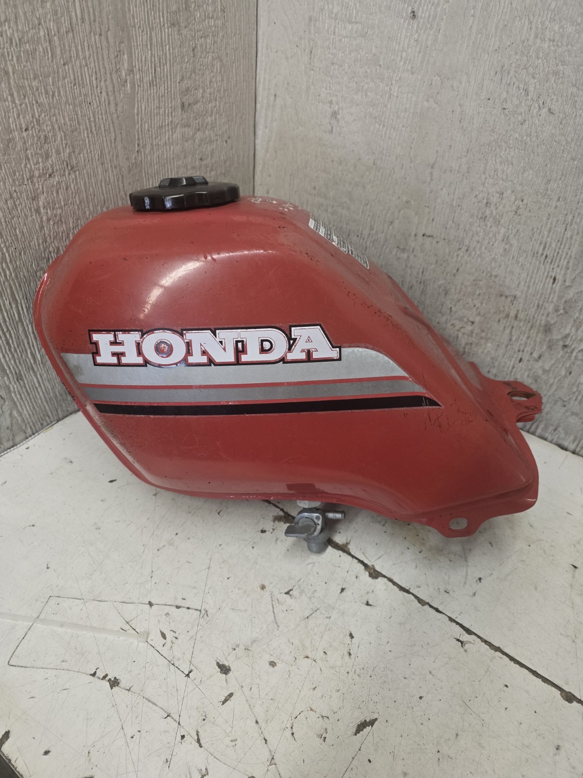 1985-86 Honda Big Red 250 Fuel Tank #1779 1985-86 Honda Big Red 250 Fuel Tank #1779