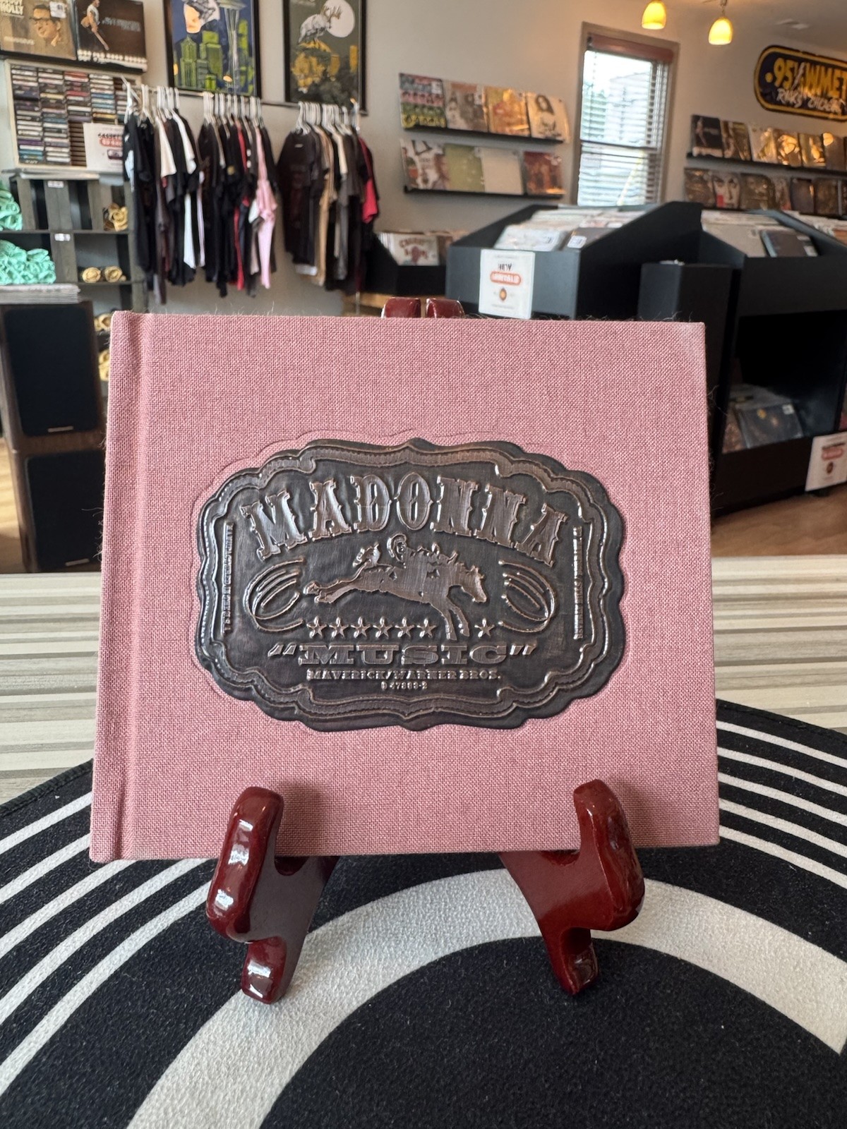 Madonna – Music Limited Edition Embossed Rose Hessian (Maverick, 2000) CD