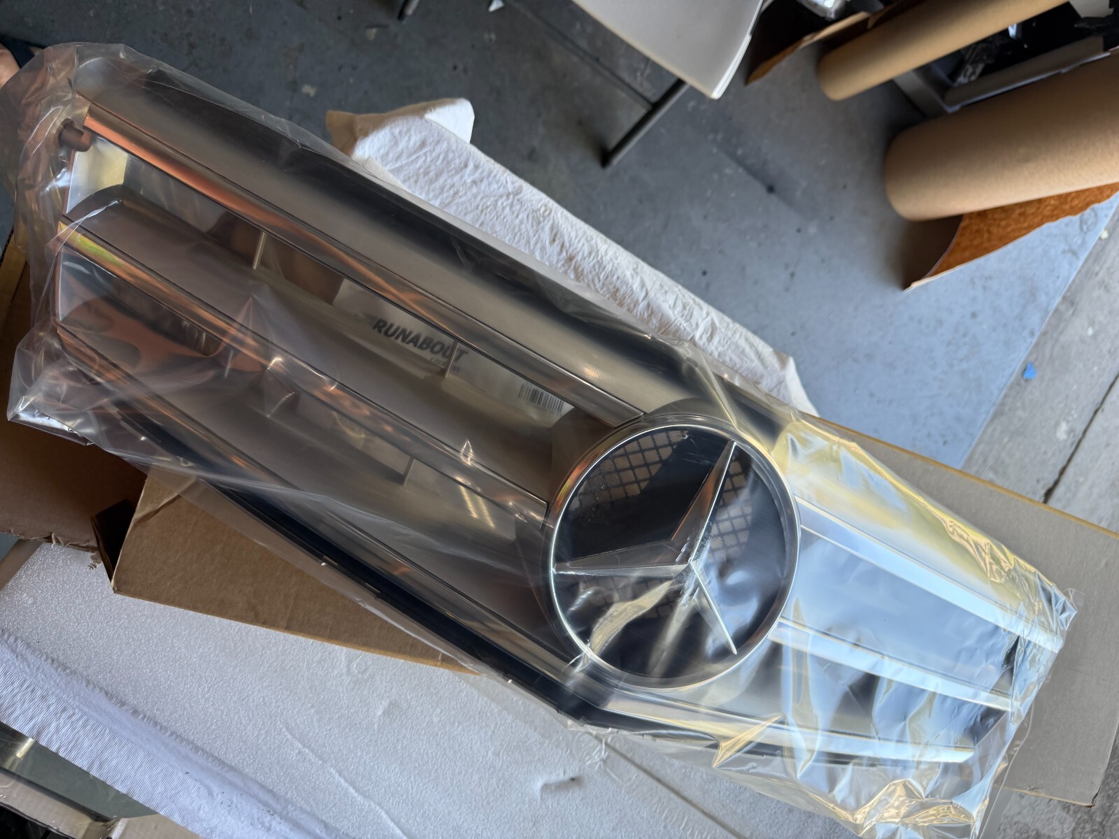 2008 - 2014 Mercedes W204 C300 C350 Front Radiator Grille new A204 880 00 23 oem
