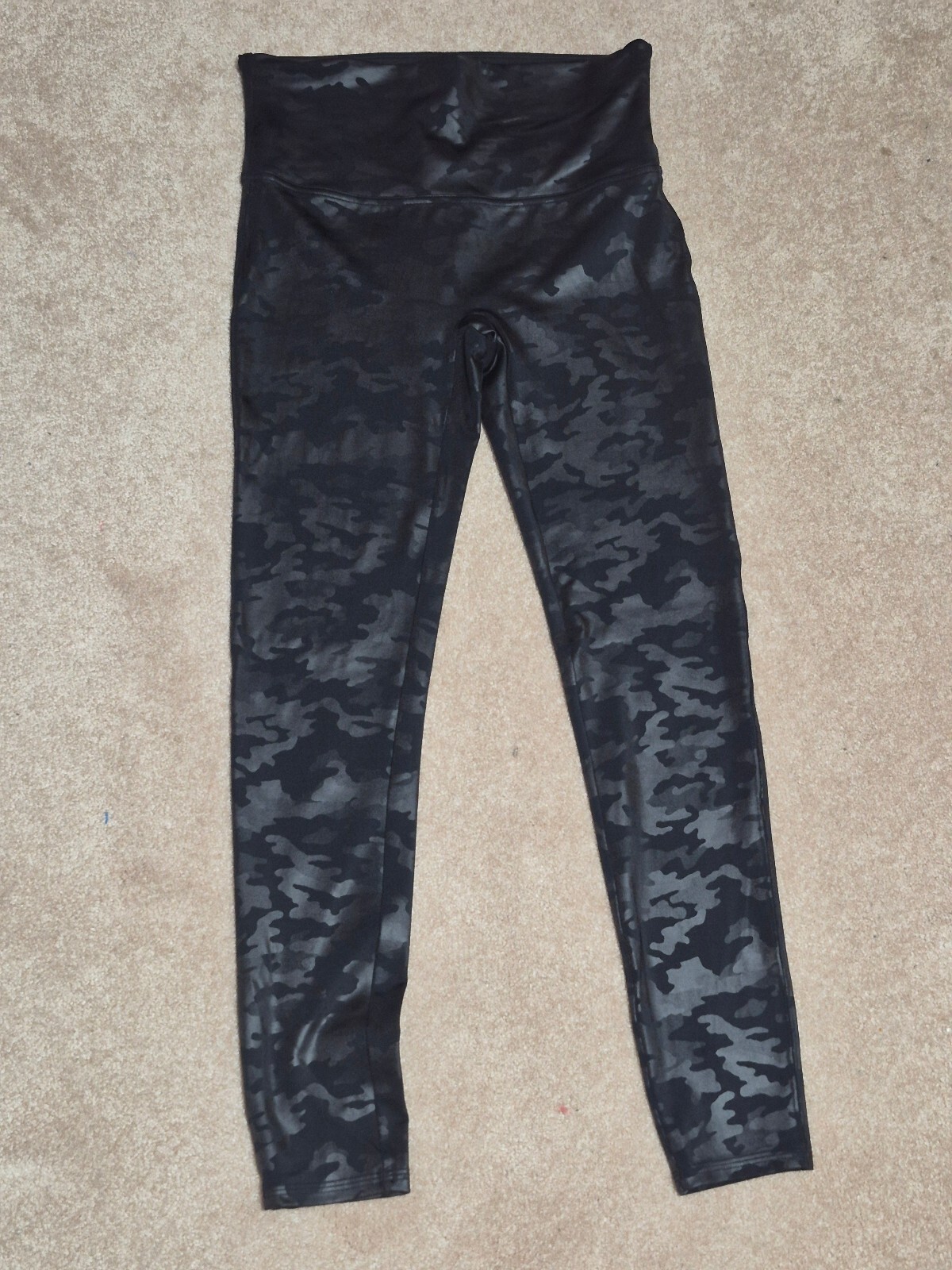 Spanx black camo leggings size L