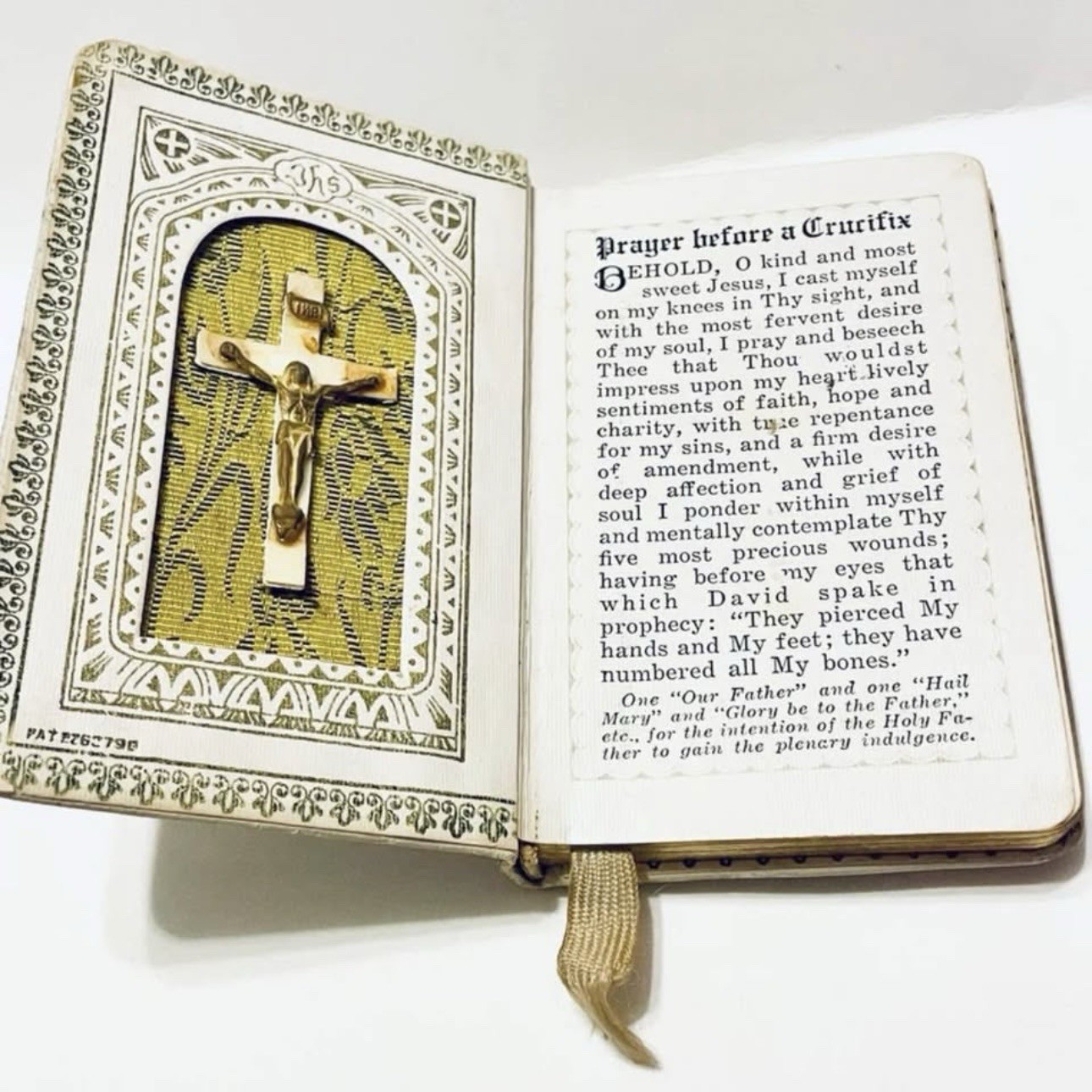 Antique 1936 Pray Always Leather Bound Gold Embossed Book Crucifix Jesus Cross