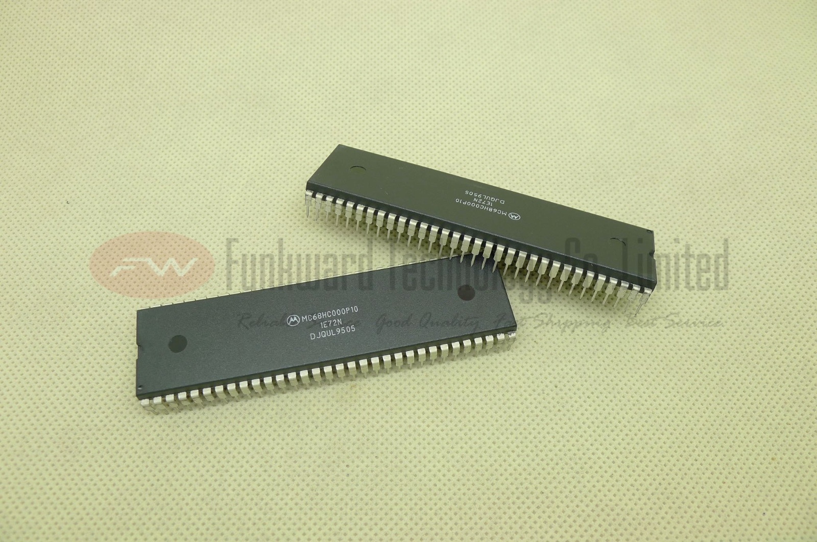 NOS Motorola MC68HC000P10 68HC000 68000 VINTAGE MPU DIP64 x 5PCS NEW