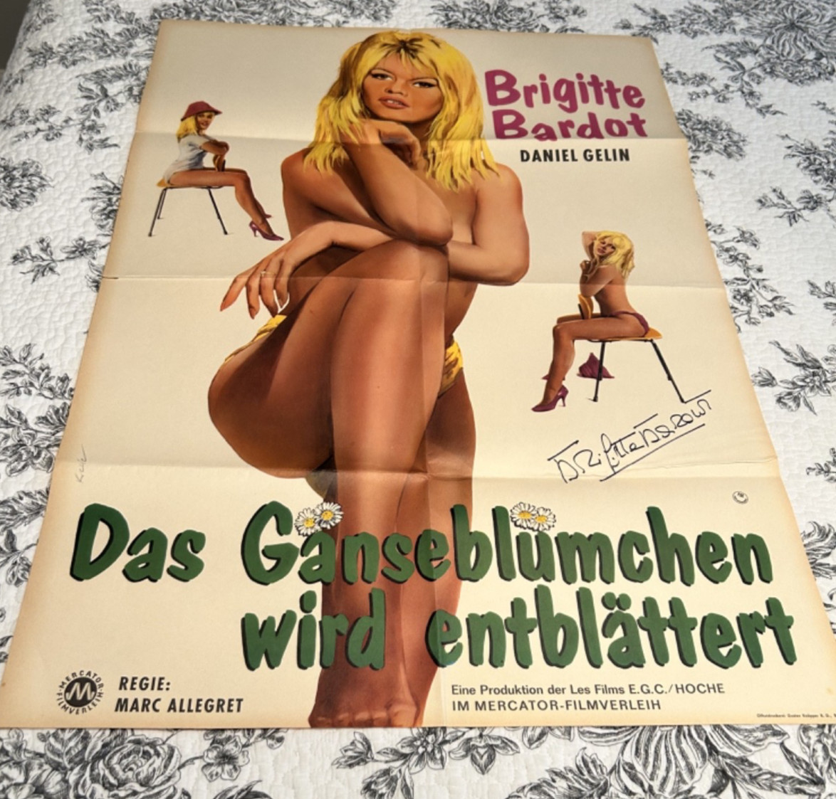 BRIGITTE BARDOT VINTAGE 1956 GERMAN POSTER SIGNED PLUCKING THE DAISY 23