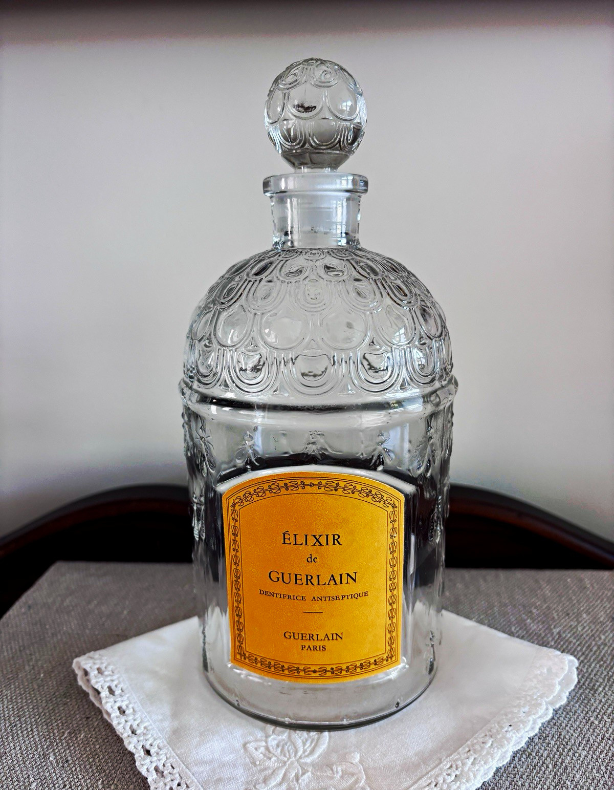 Vintage Guerlain Bee Bottle Flacon aux Abeilles Dentifrice Élixir Glass, stopper