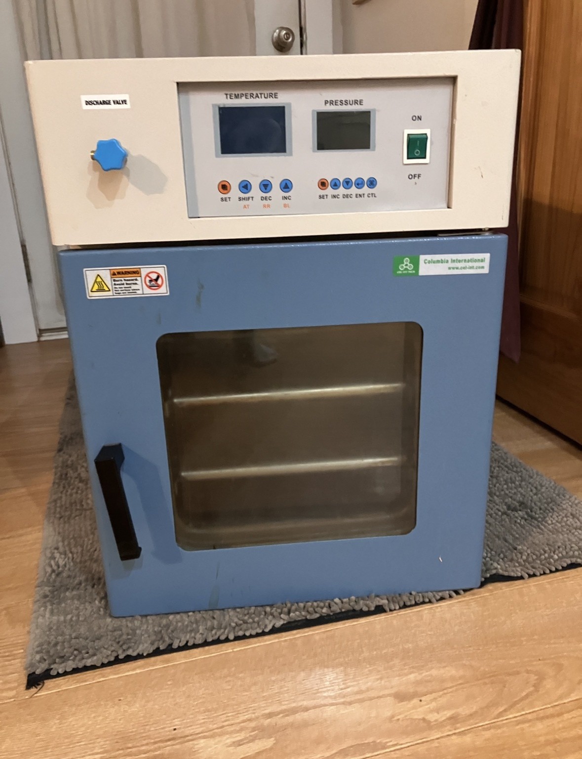 Columbia International vacuum oven Model HVL-30 Columbia International vacuum oven Model HVL-30