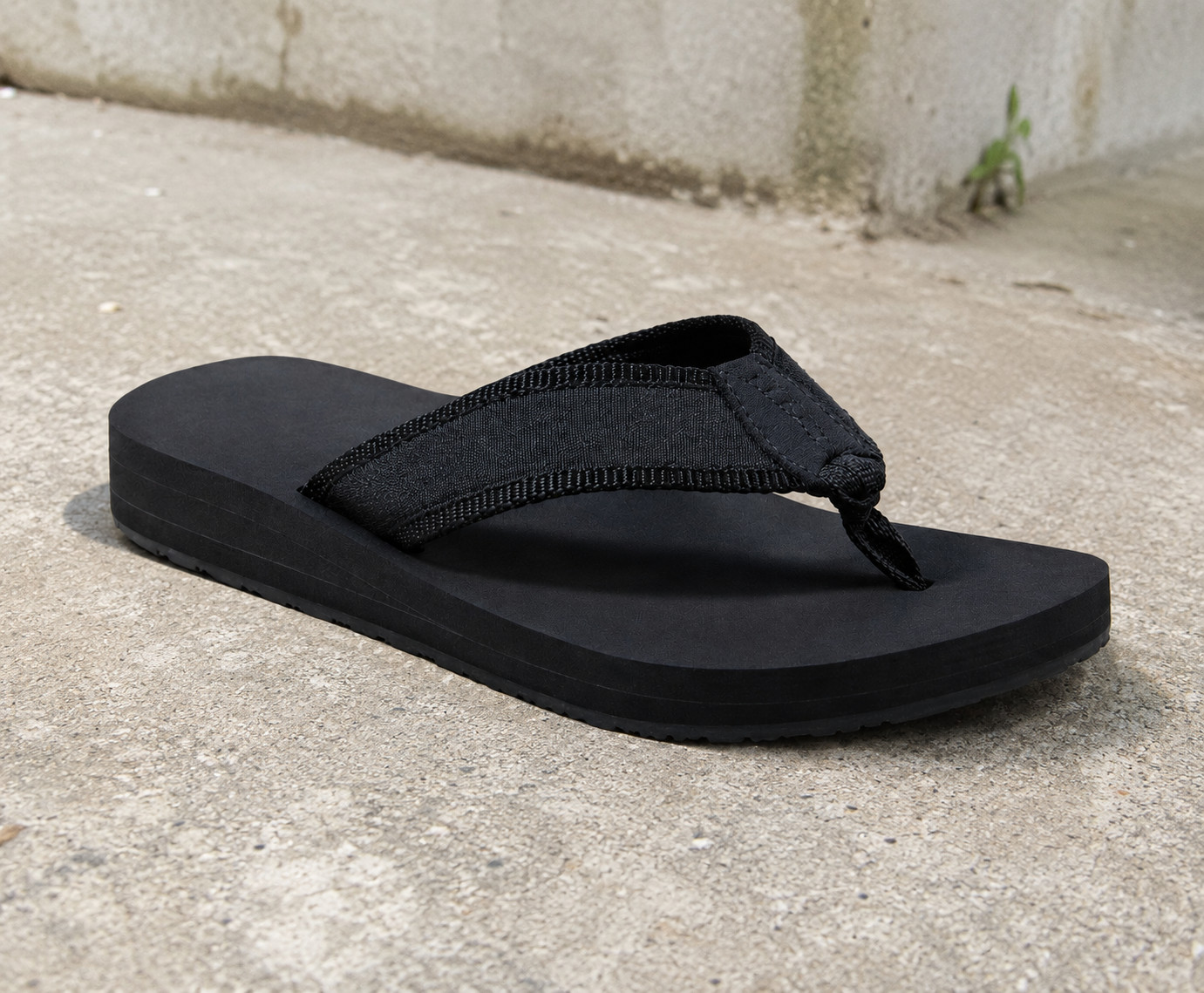 LLBean Women\'s Maine Isle Flip-Flops, NEW with tags, New with Box, Black LLBean Women\'s Maine Isle Flip-Flops, NEW with tags, New with Box, Black
