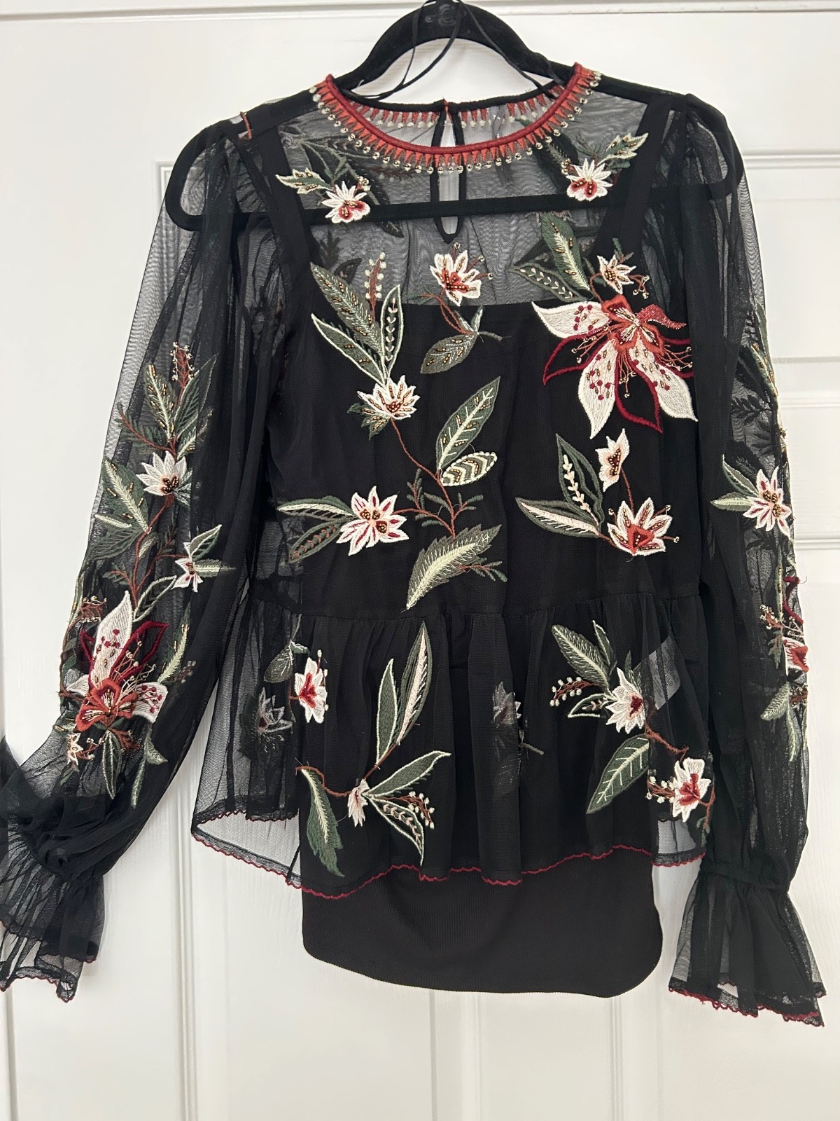 ANTHROPOLOGIE Small Black sheer blouse with embroidered flowers ANTHROPOLOGIE Small Black sheer blouse with embroidered flowers