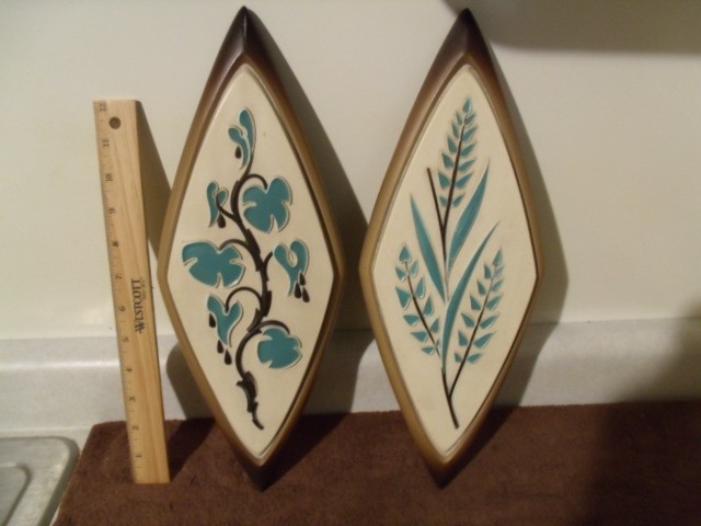 2 Vintage MCM Syroco Diamond Shaped Botanical Wall Plaques White & Blue B-4273