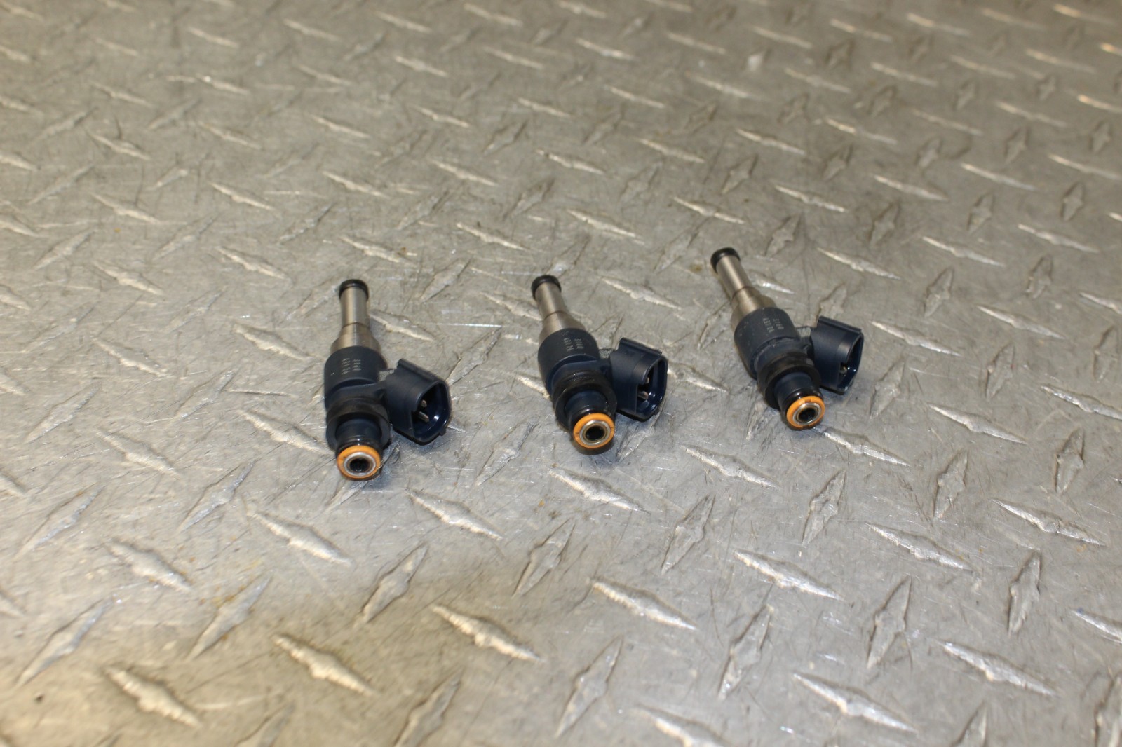 21 / 23 Yamaha MT09 / MT-09 / XSR900 Fuel Injectors / Injector Set OEM