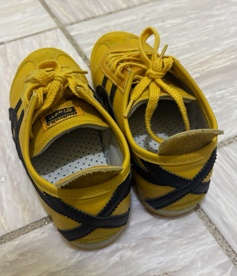 Onitsuka Tiger Mexico 66 Yellow/Black Low Top Lace-Up Sneakers Unisex
