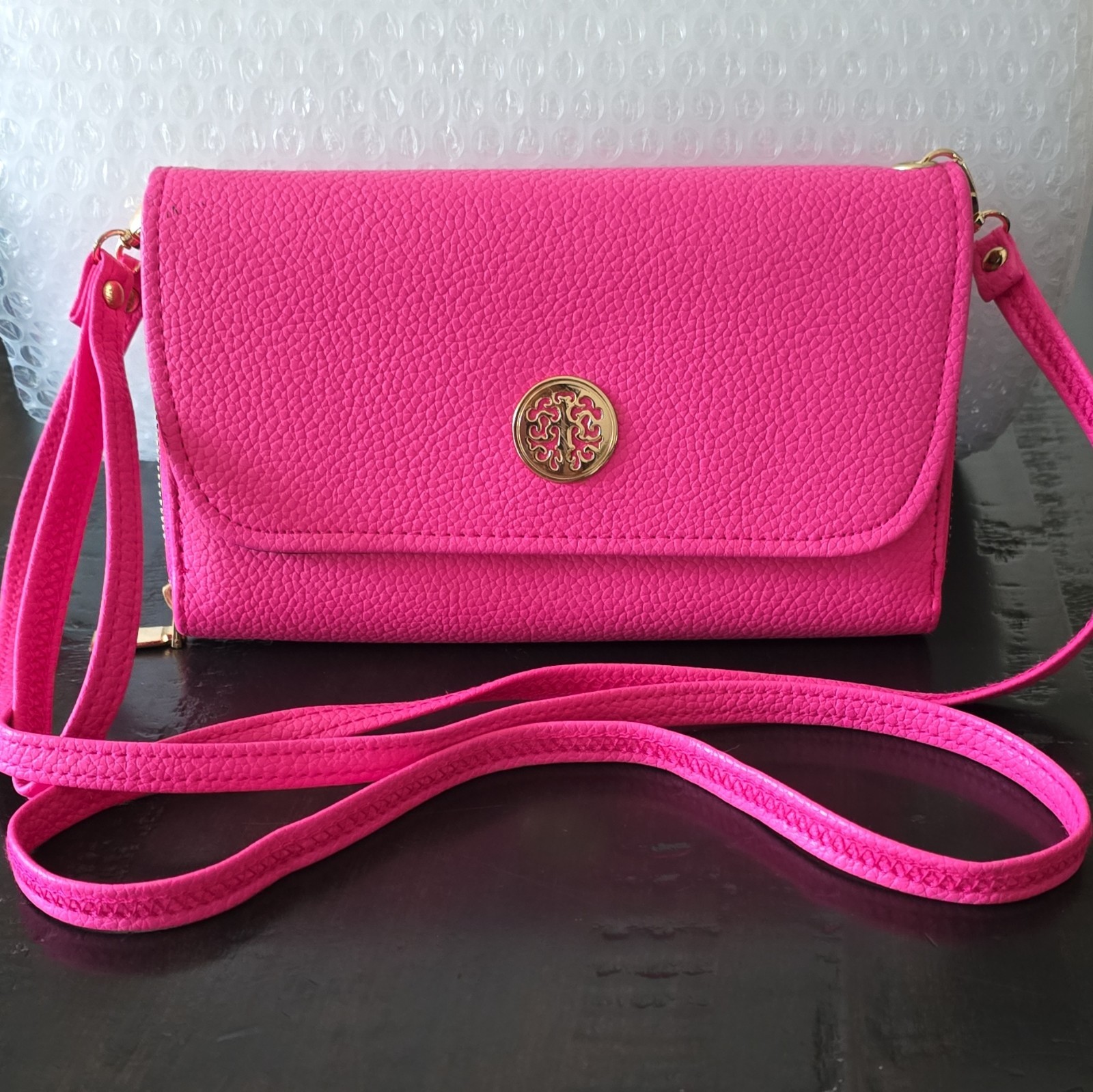Spartina 449 Pink Pebbled Small Crossbody Wallet Bag Zip/Magnetic, Detach Strap Spartina 449 Pink Pebbled Small Crossbody Wallet Bag Zip/Magnetic, Detach Strap