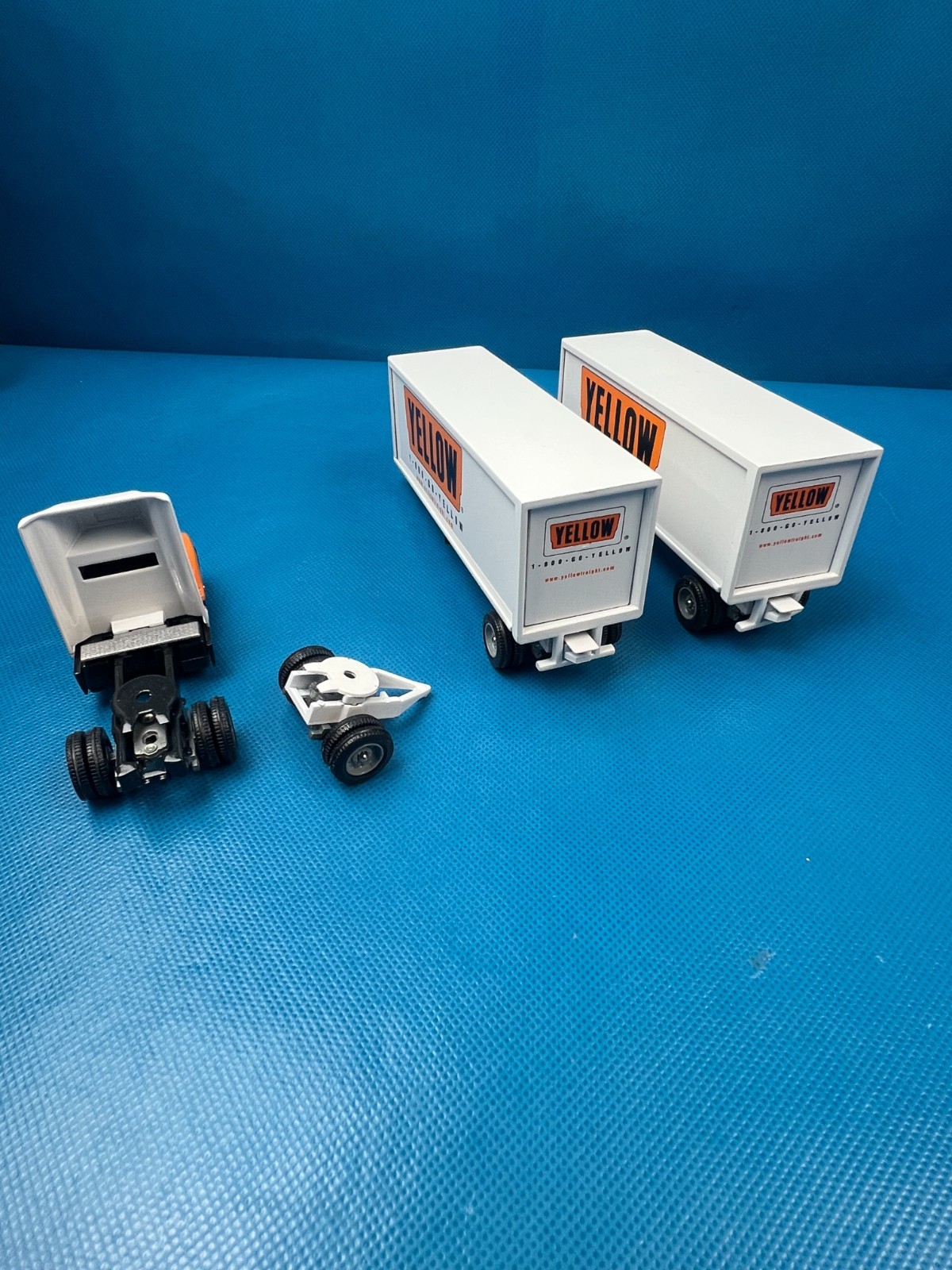 Vintage Winross Yellow Freight Double trailer Diecast Model USA