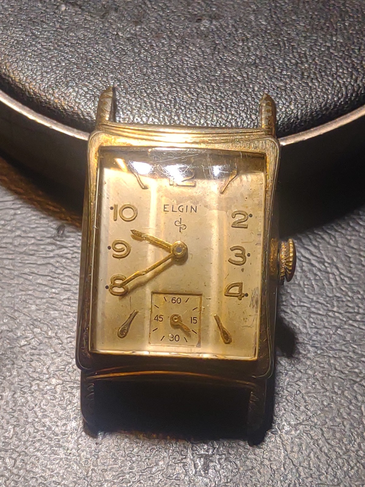 Elgin 673 Men\'s Vintage Wristwatch 17 Jewel, For Parts Or Repair Elgin 673 Men\'s Vintage Wristwatch 17 Jewel, For Parts Or Repair