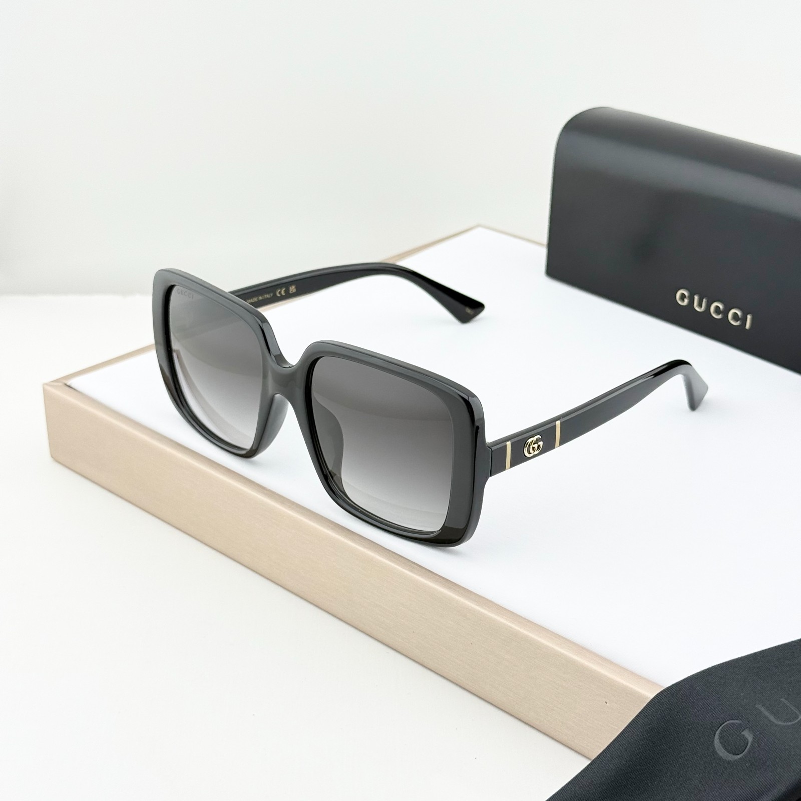 Gucci GG0632SA 001 Oversized Sunglasses Black Gold Gray Gradient Unisex