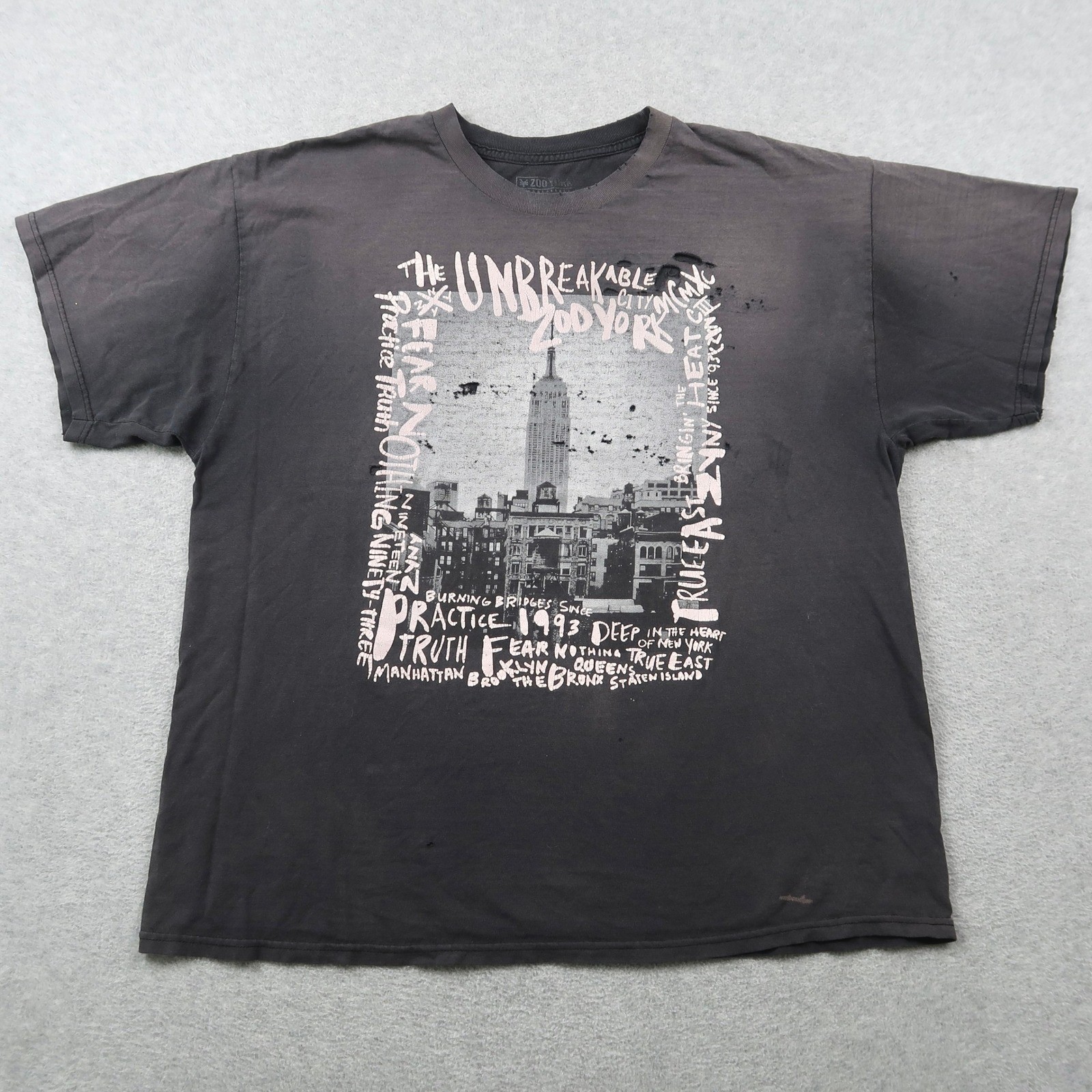 Vintage Zoo York Unbreakable City NYC Graphic T-Shirt Mens XXL Black Distressed